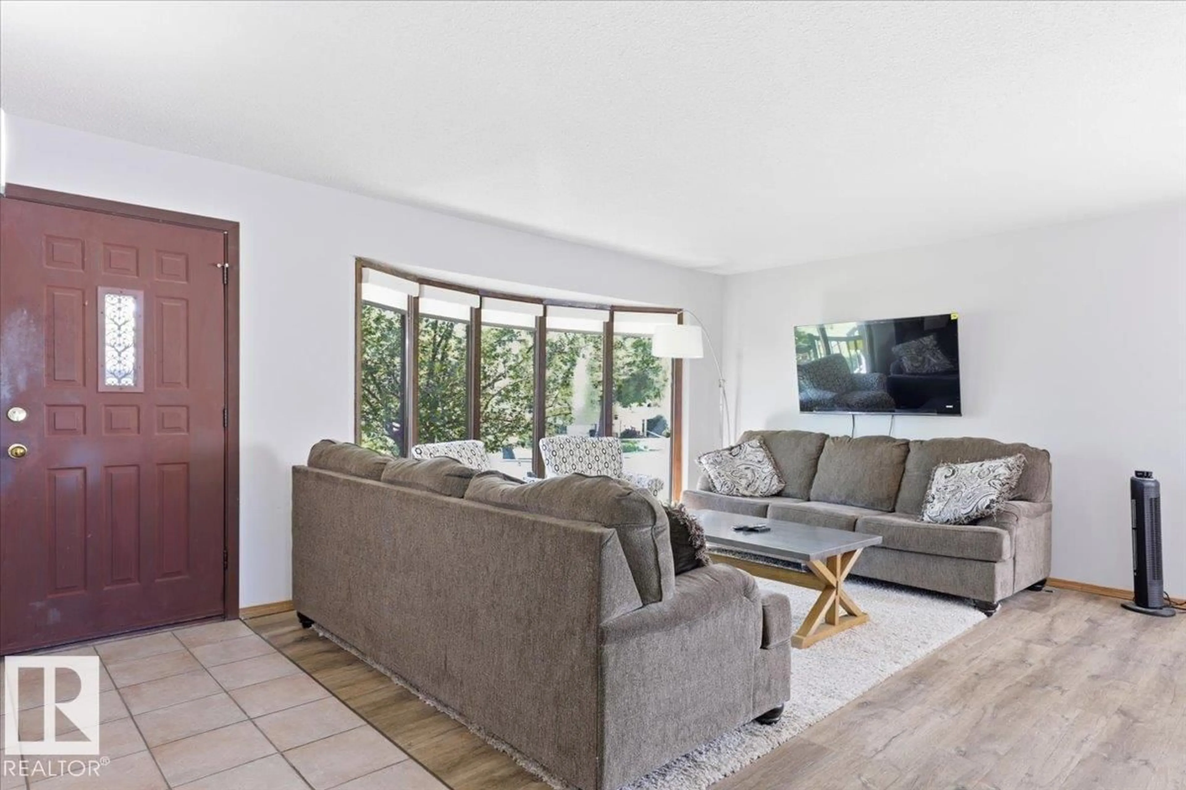 Living room with furniture, unknown for 141 GREEN ASH DR, Wetaskiwin Alberta T9A2H7