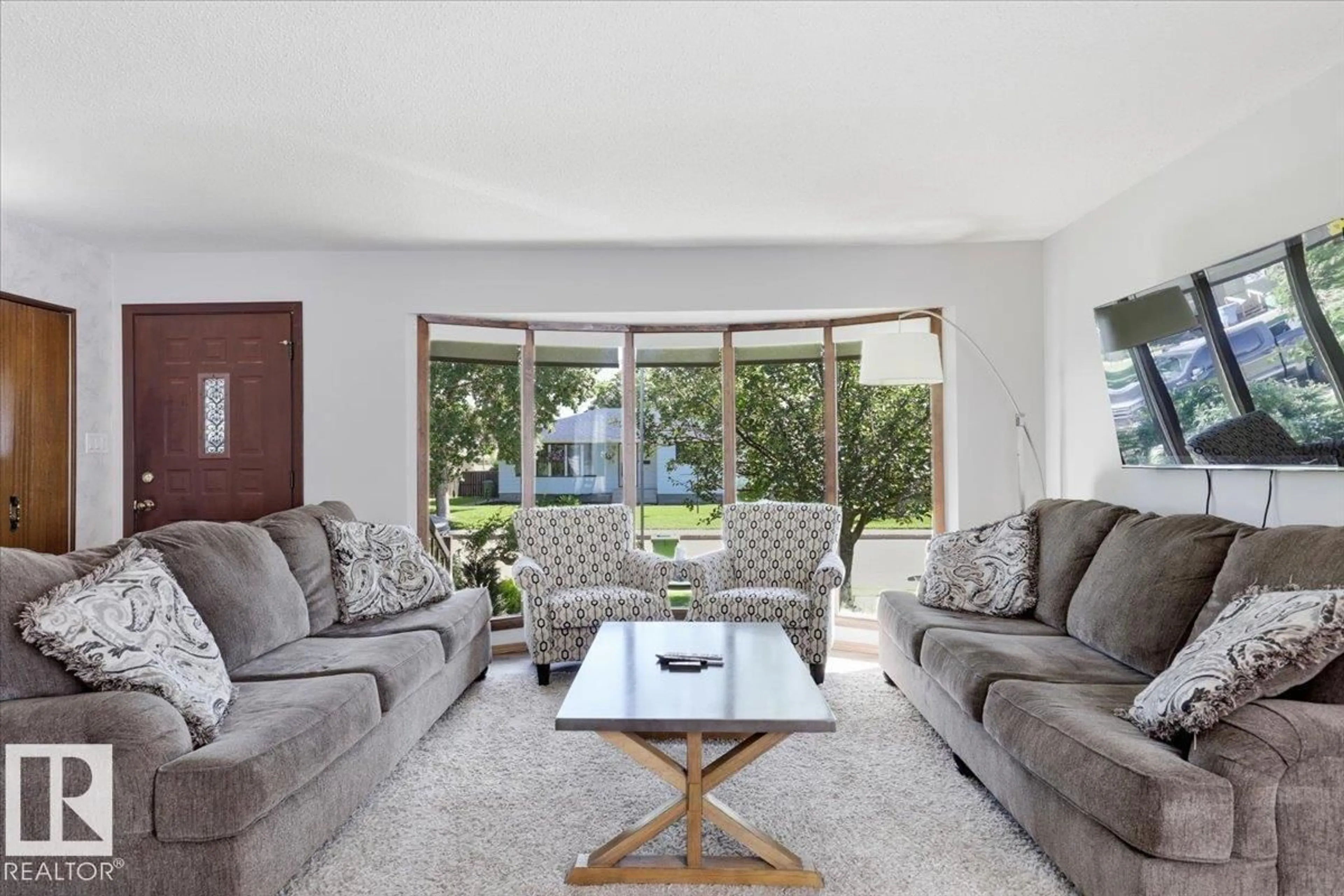Living room with furniture, unknown for 141 GREEN ASH DR, Wetaskiwin Alberta T9A2H7