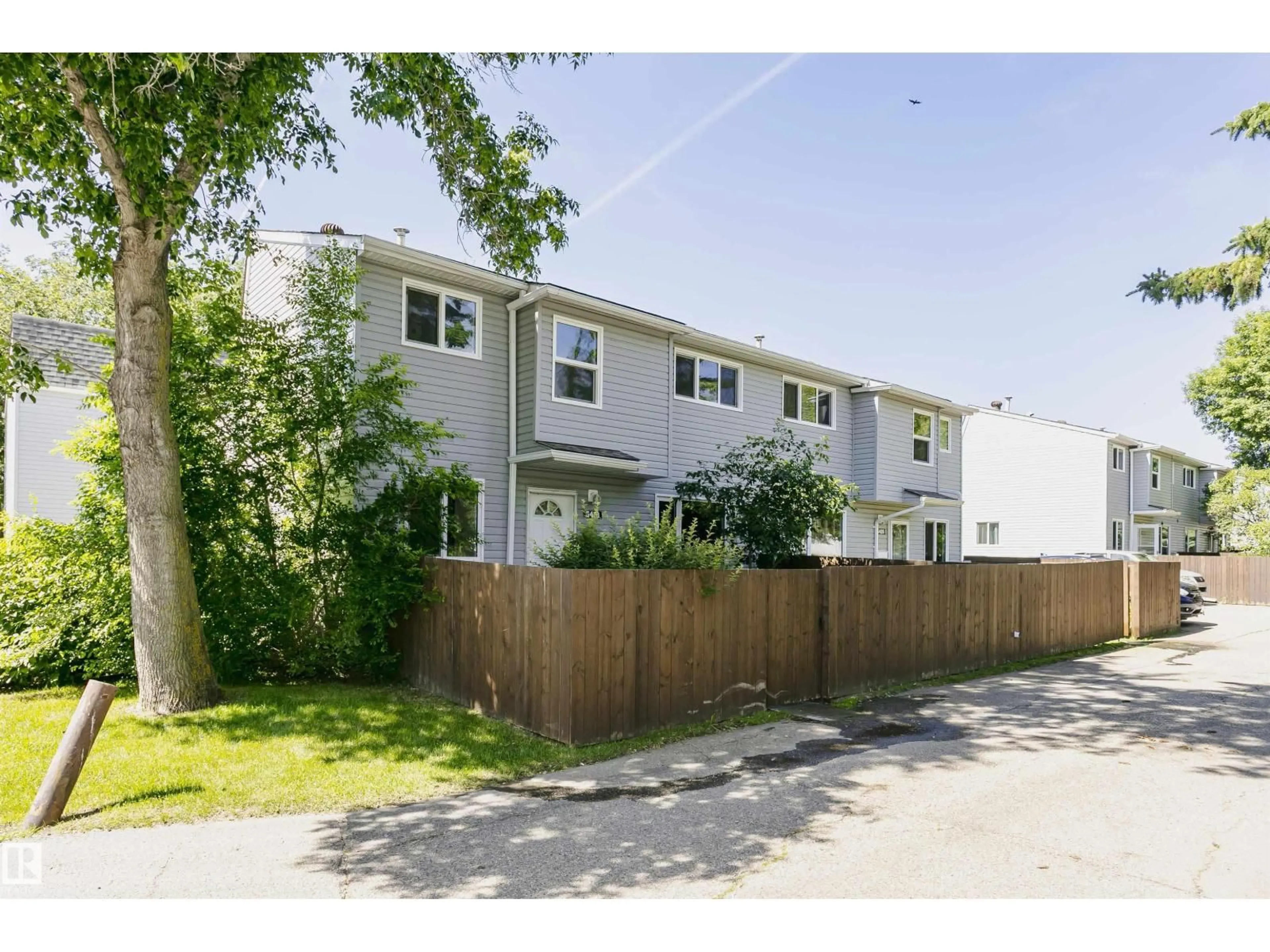 Unknown for 5418 144B AV, Edmonton Alberta T6A3N3