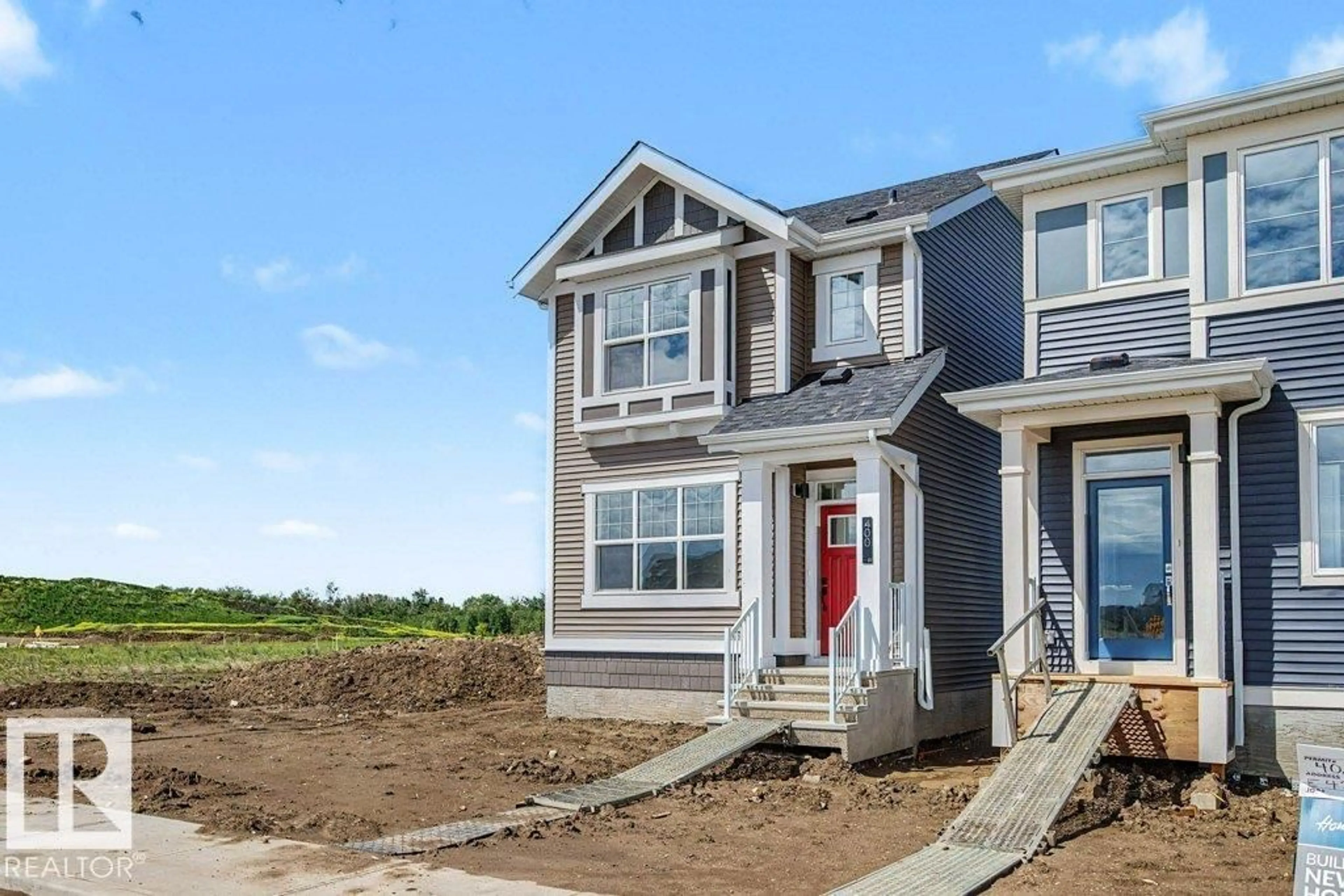 Home with vinyl exterior material, street for 400 STILES BEND, Leduc Alberta T9E0Y9