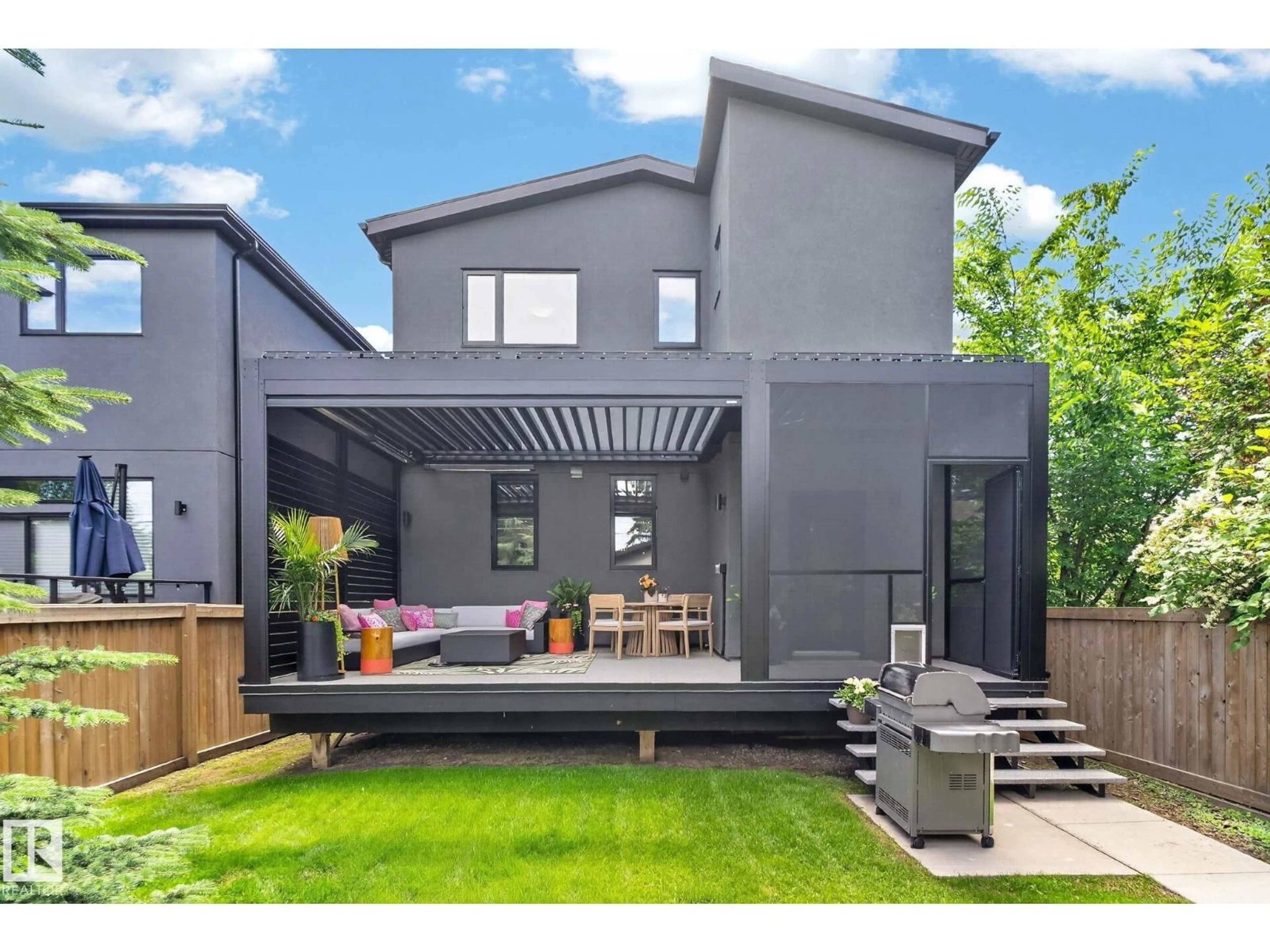 Patio, street for 143B LAURIER DR, Edmonton Alberta T5R5P9