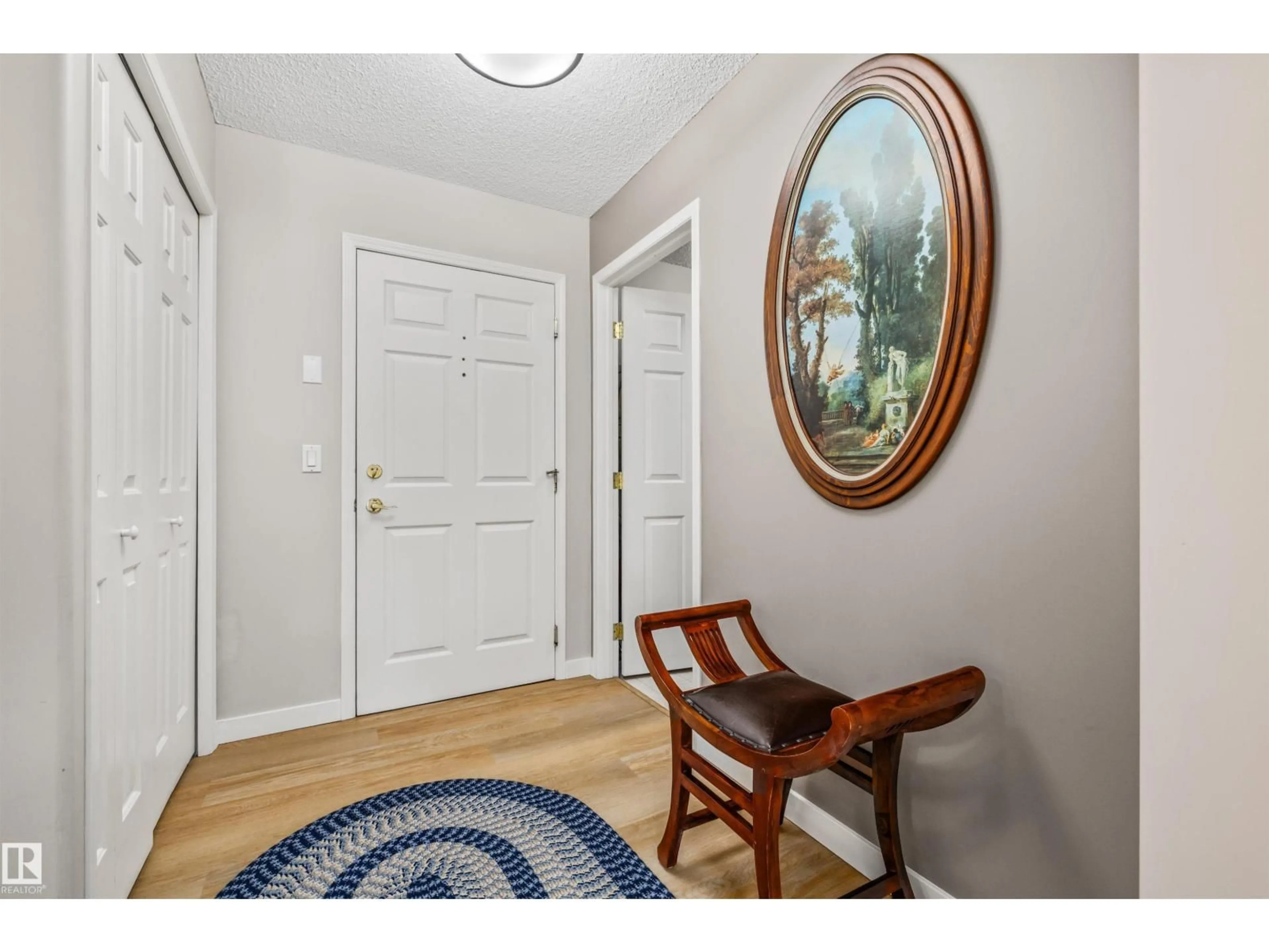Indoor entryway for 70 - 104 CRYSTAL LN, Sherwood Park Alberta T8H1W6