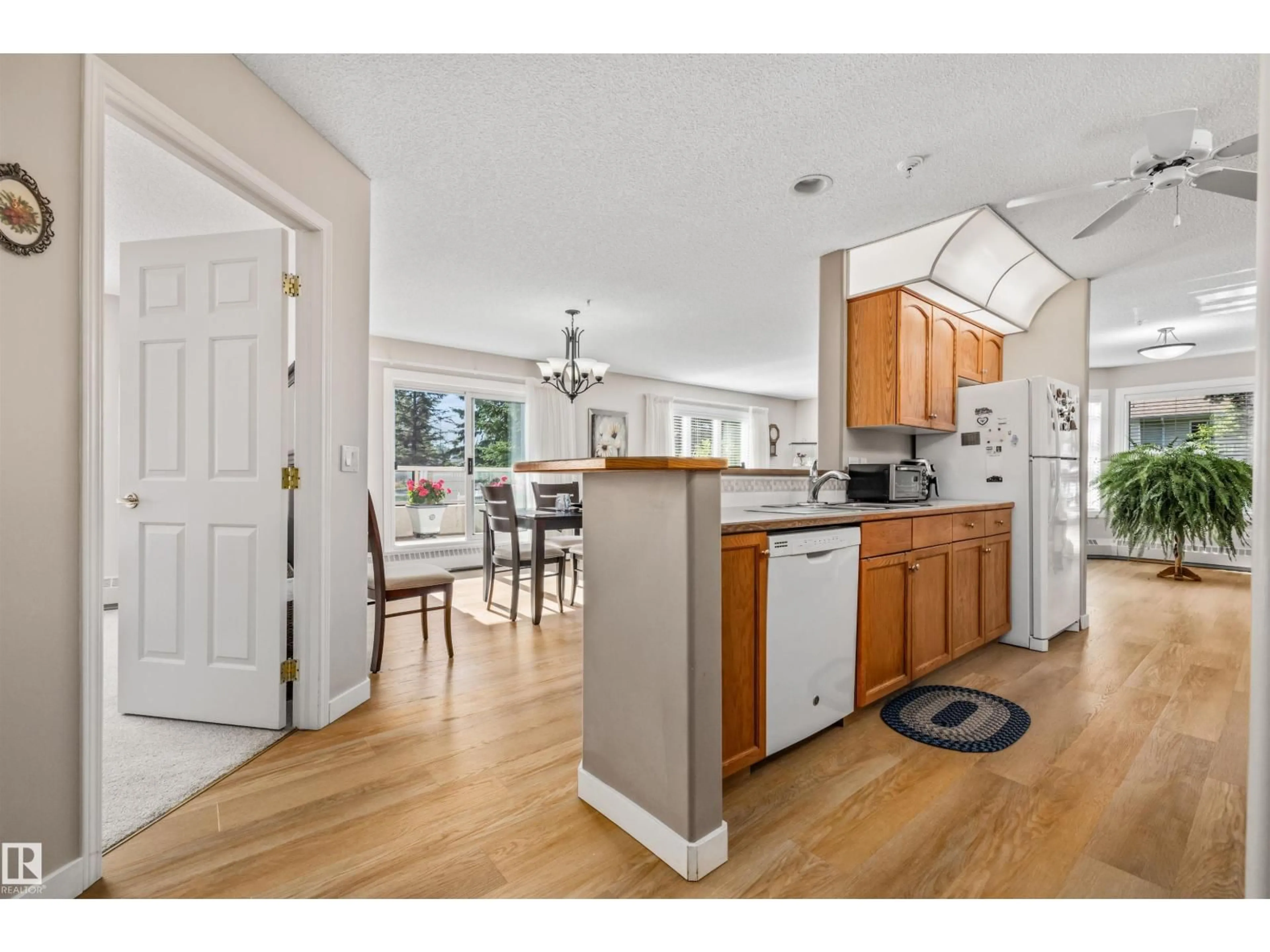 Open concept kitchen, unknown for 70 - 104 CRYSTAL LN, Sherwood Park Alberta T8H1W6