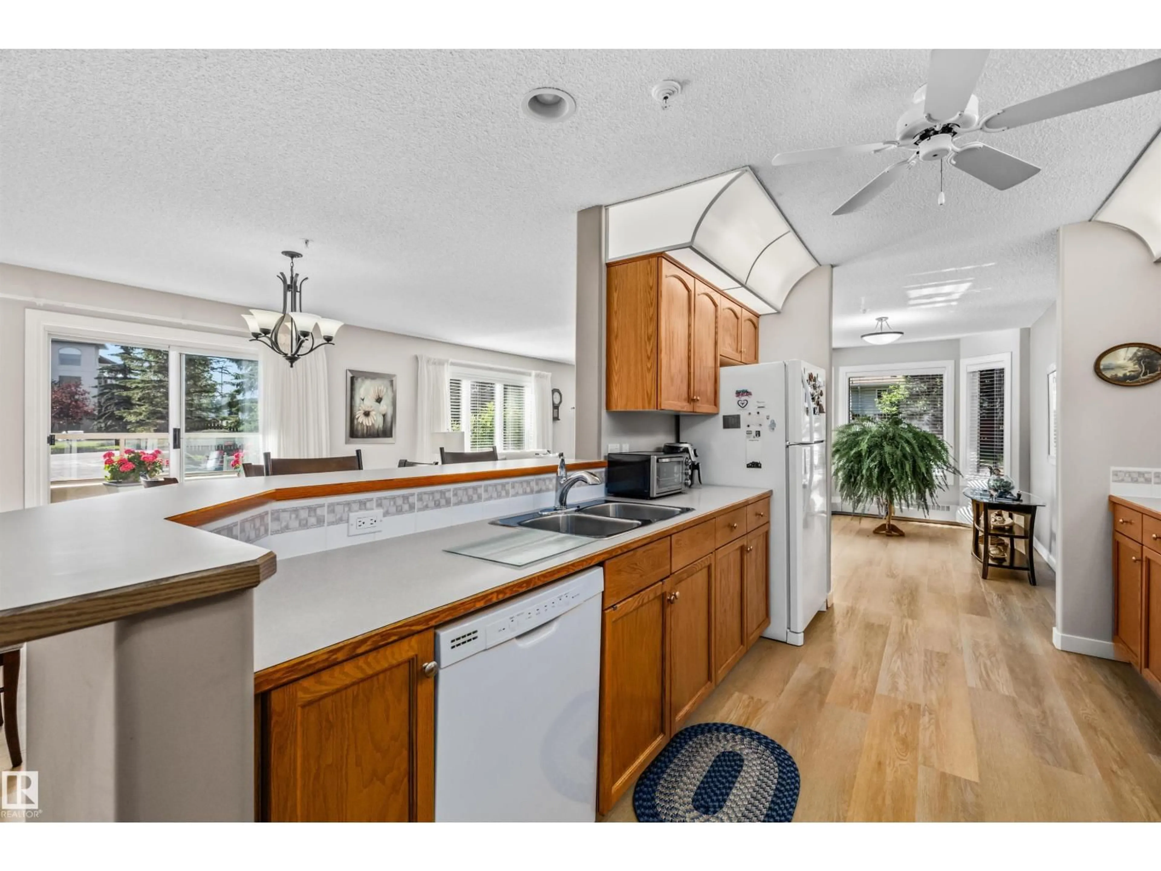 Open concept kitchen, unknown for 70 - 104 CRYSTAL LN, Sherwood Park Alberta T8H1W6