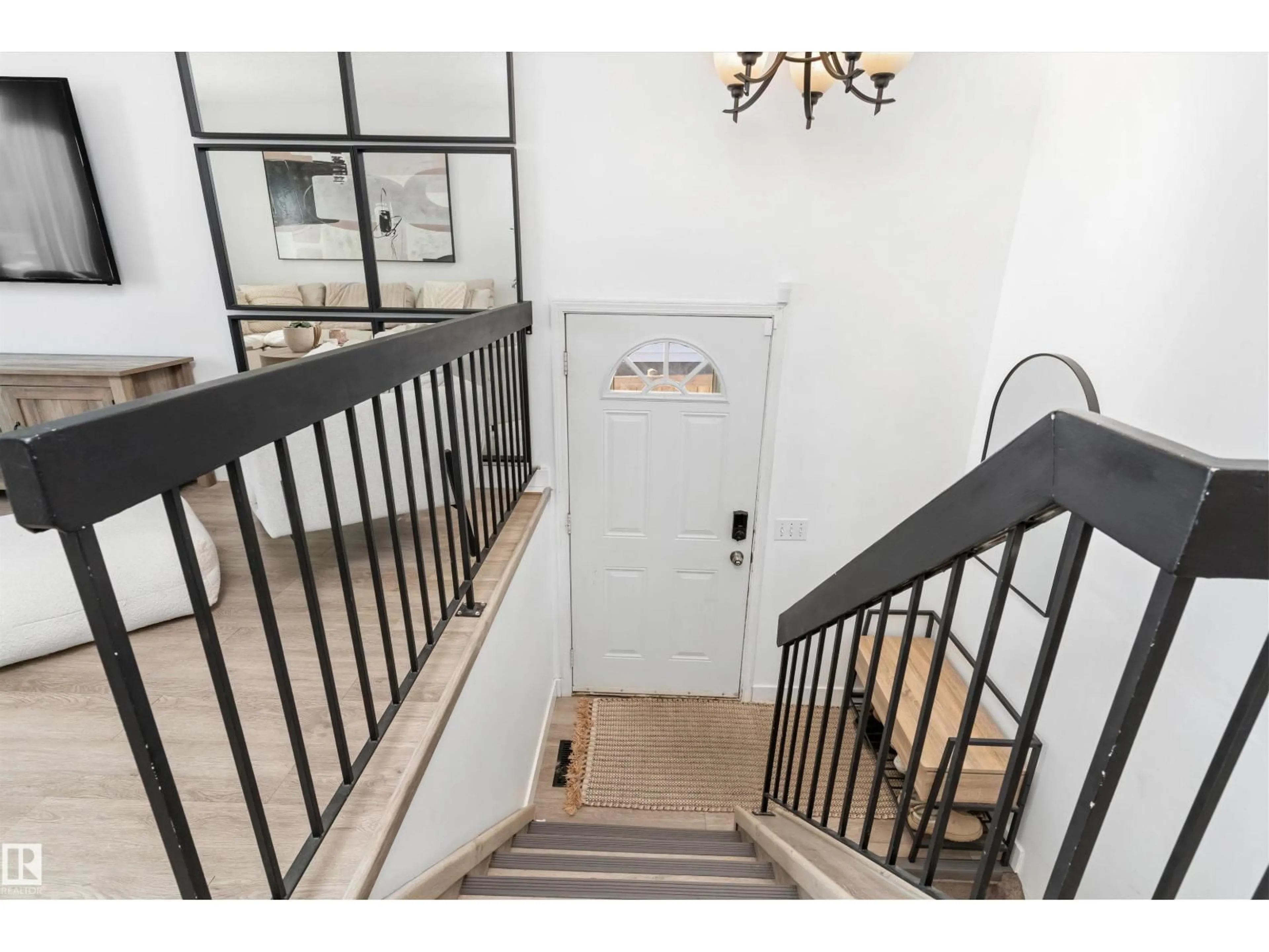 Indoor entryway for NW - 15252 81 ST, Edmonton Alberta T5C3M1