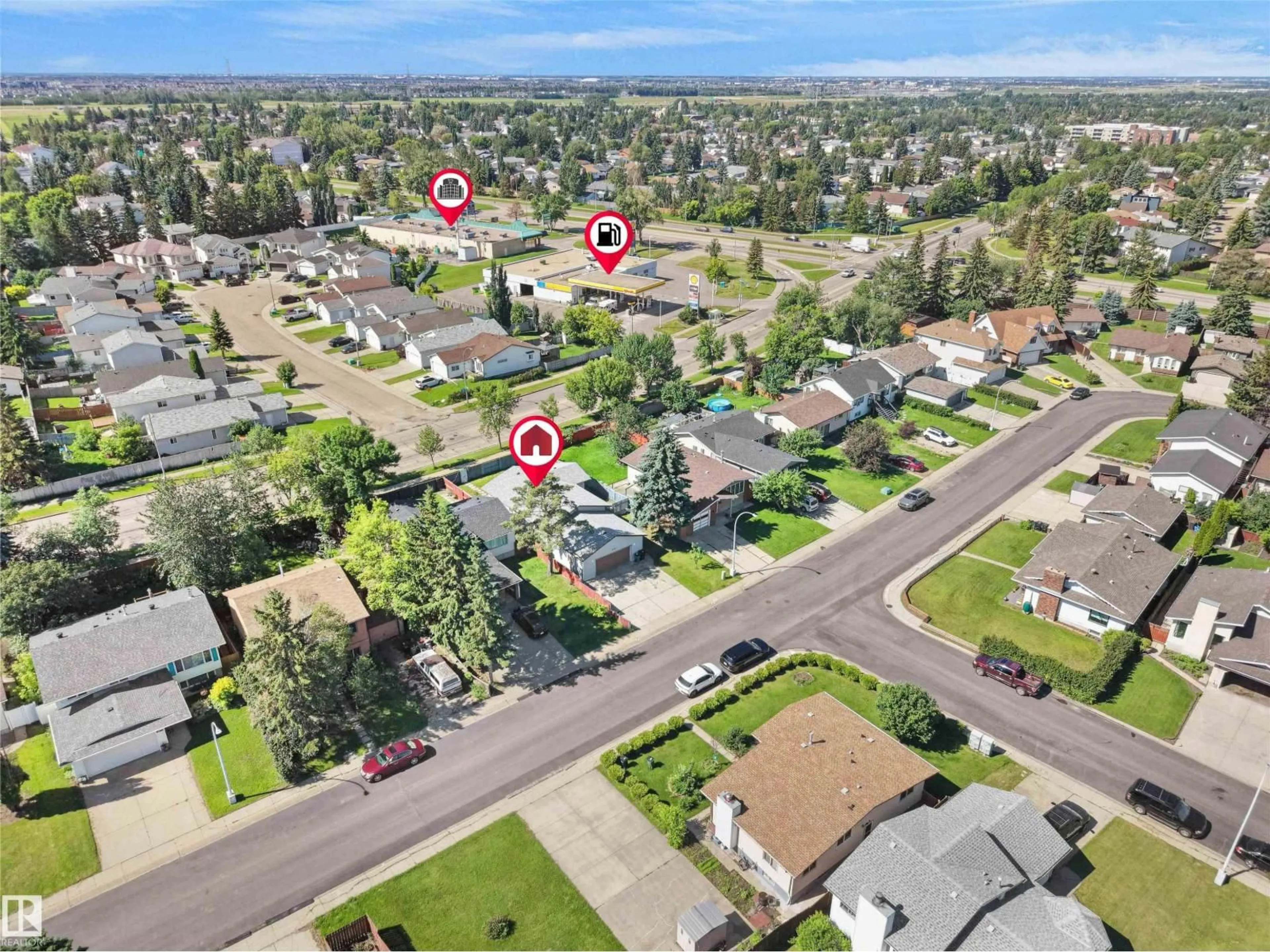 A pic from outside/outdoor area/front of a property/back of a property/a pic from drone, street for 4827 17 AV, Edmonton Alberta T6L2Y8