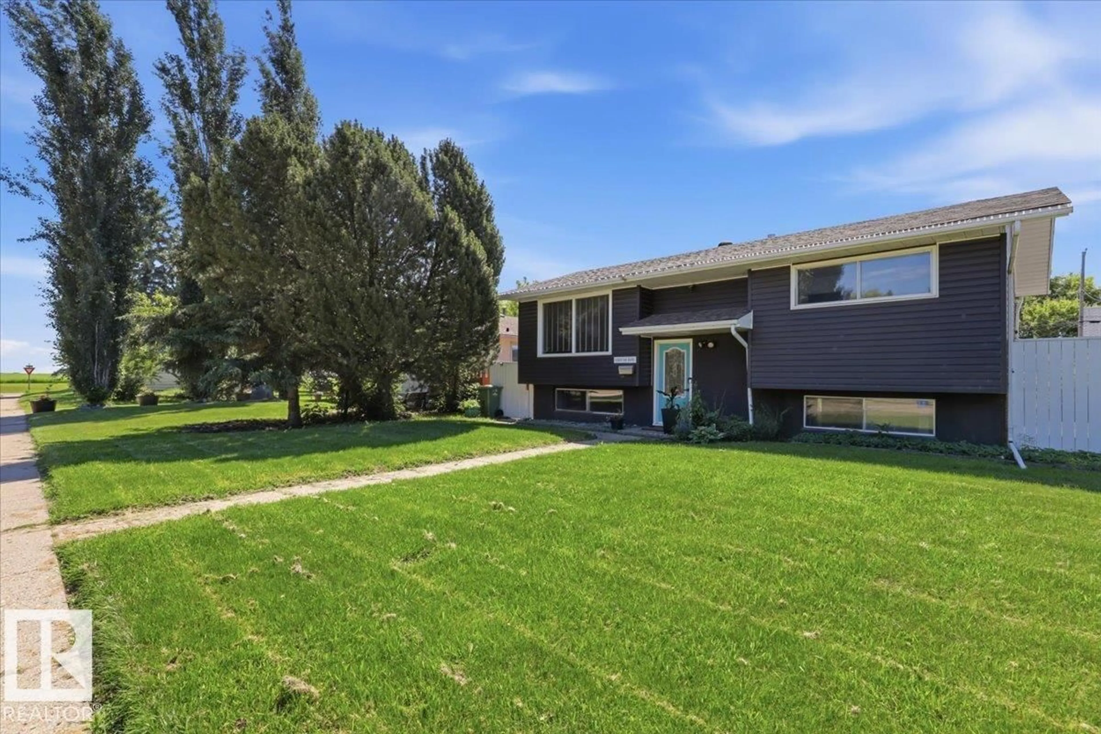 Home with vinyl exterior material, street for 4507 46 AV, Wetaskiwin Alberta T9A1X1