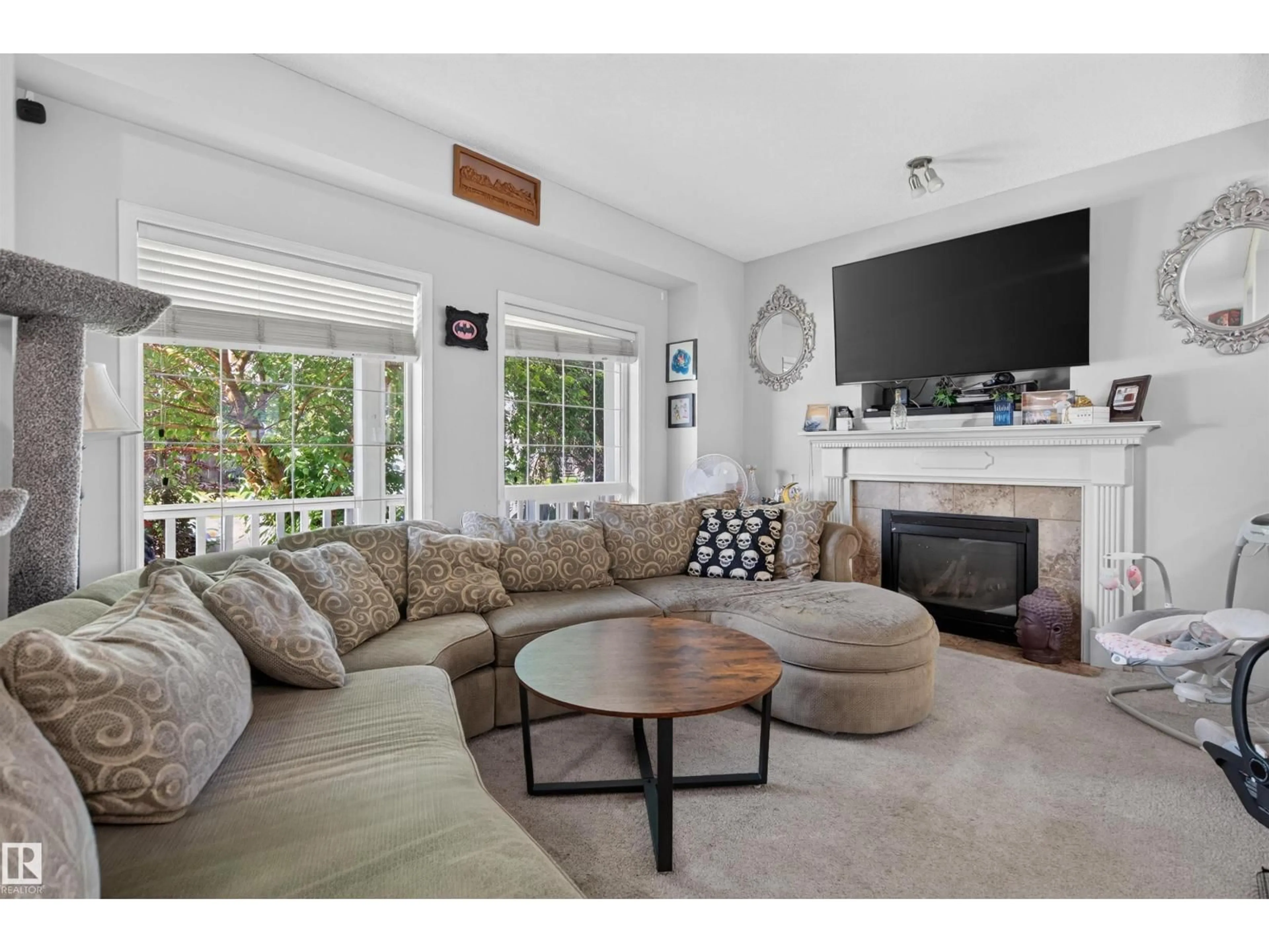 Living room with furniture, unknown for 9110 SCOTT CR, Edmonton Alberta T6R0E7