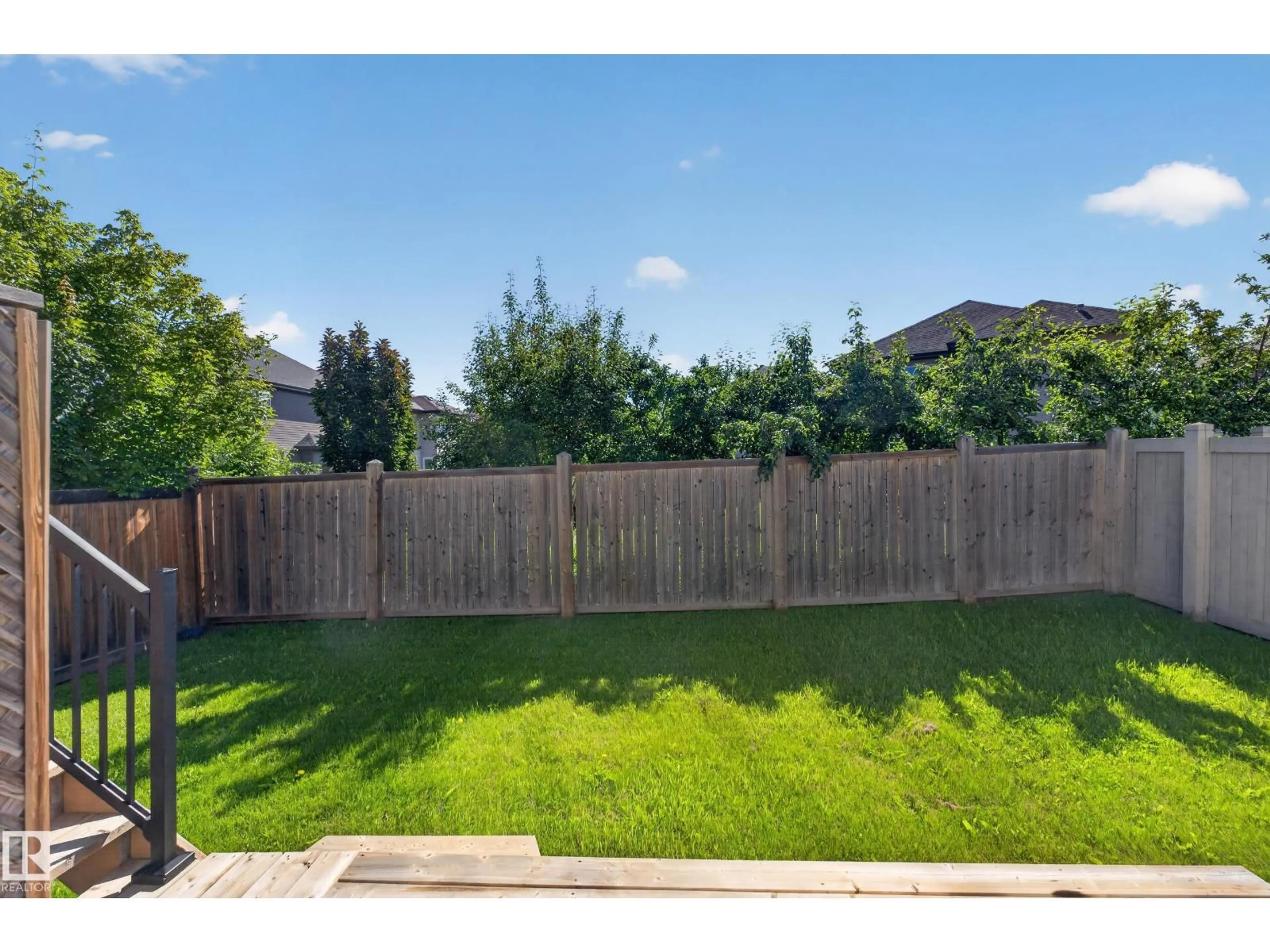 A pic from outside/outdoor area/front of a property/back of a property/a pic from drone, unknown for 1346 CUNNINGHAM DR, Edmonton Alberta T6W0R8