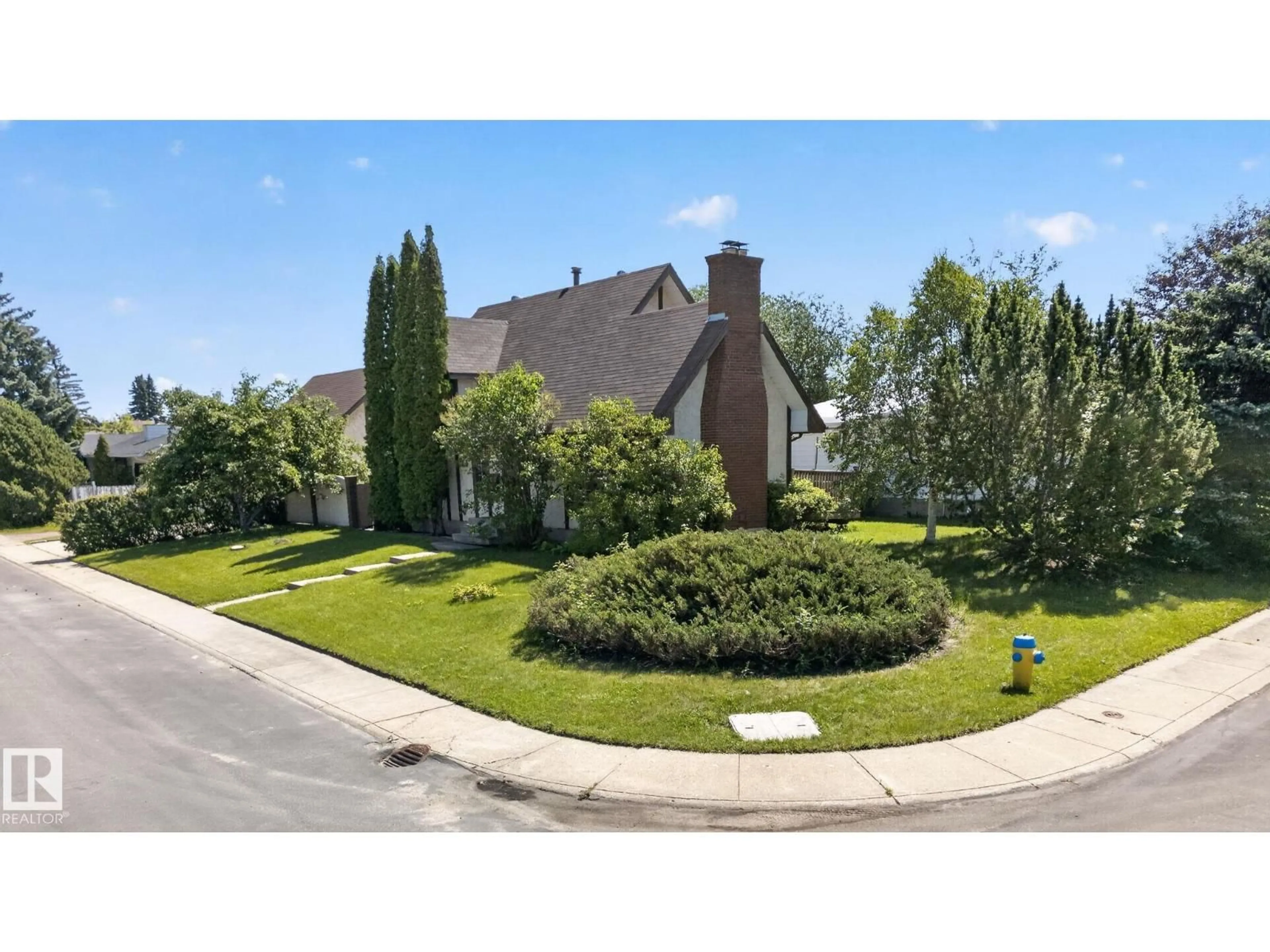A pic from outside/outdoor area/front of a property/back of a property/a pic from drone, street for 7819 22 AV, Edmonton Alberta T6K2M6