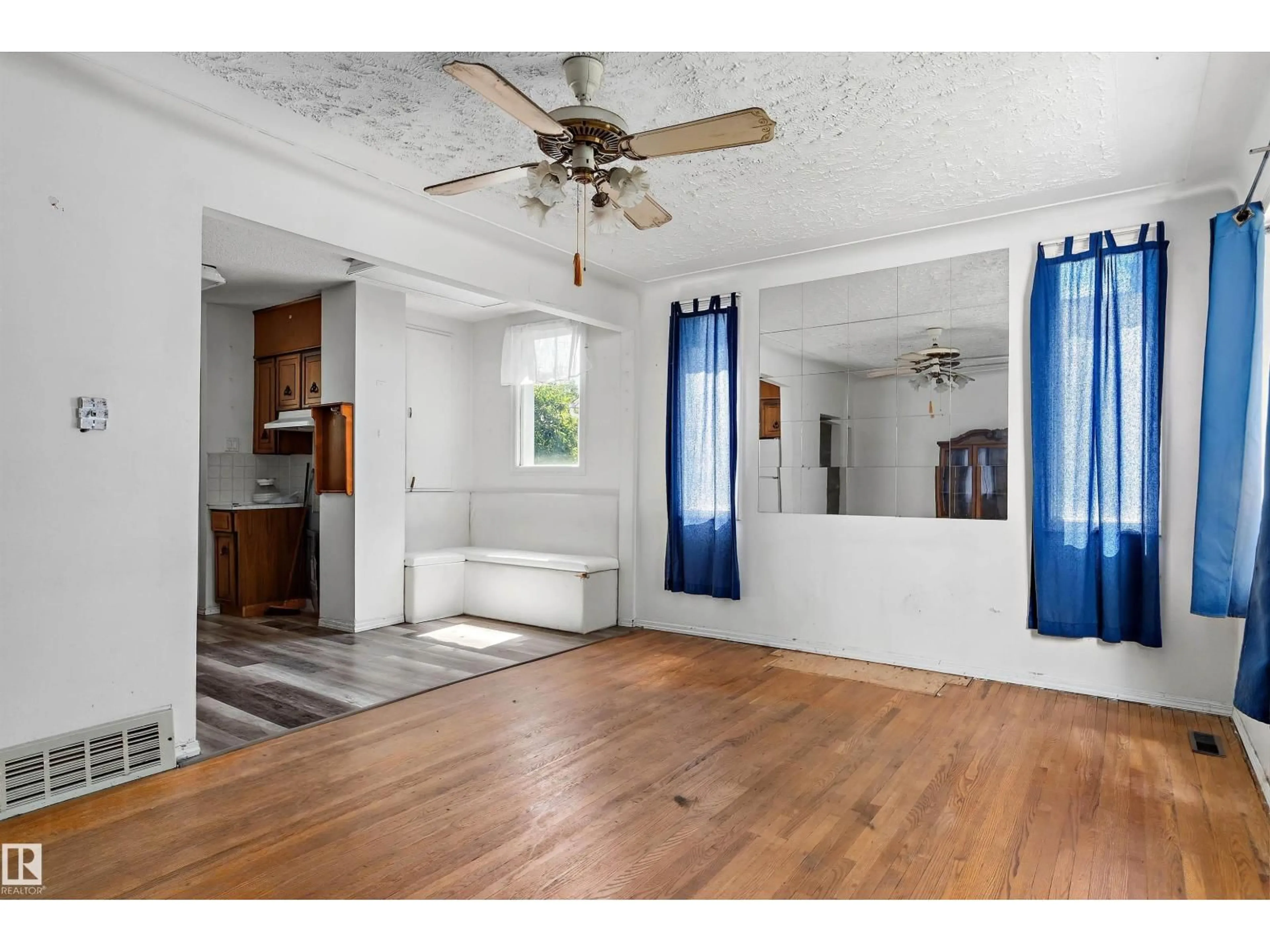 A pic of a room for NW - 11619 123 ST, Edmonton Alberta T5M0G7