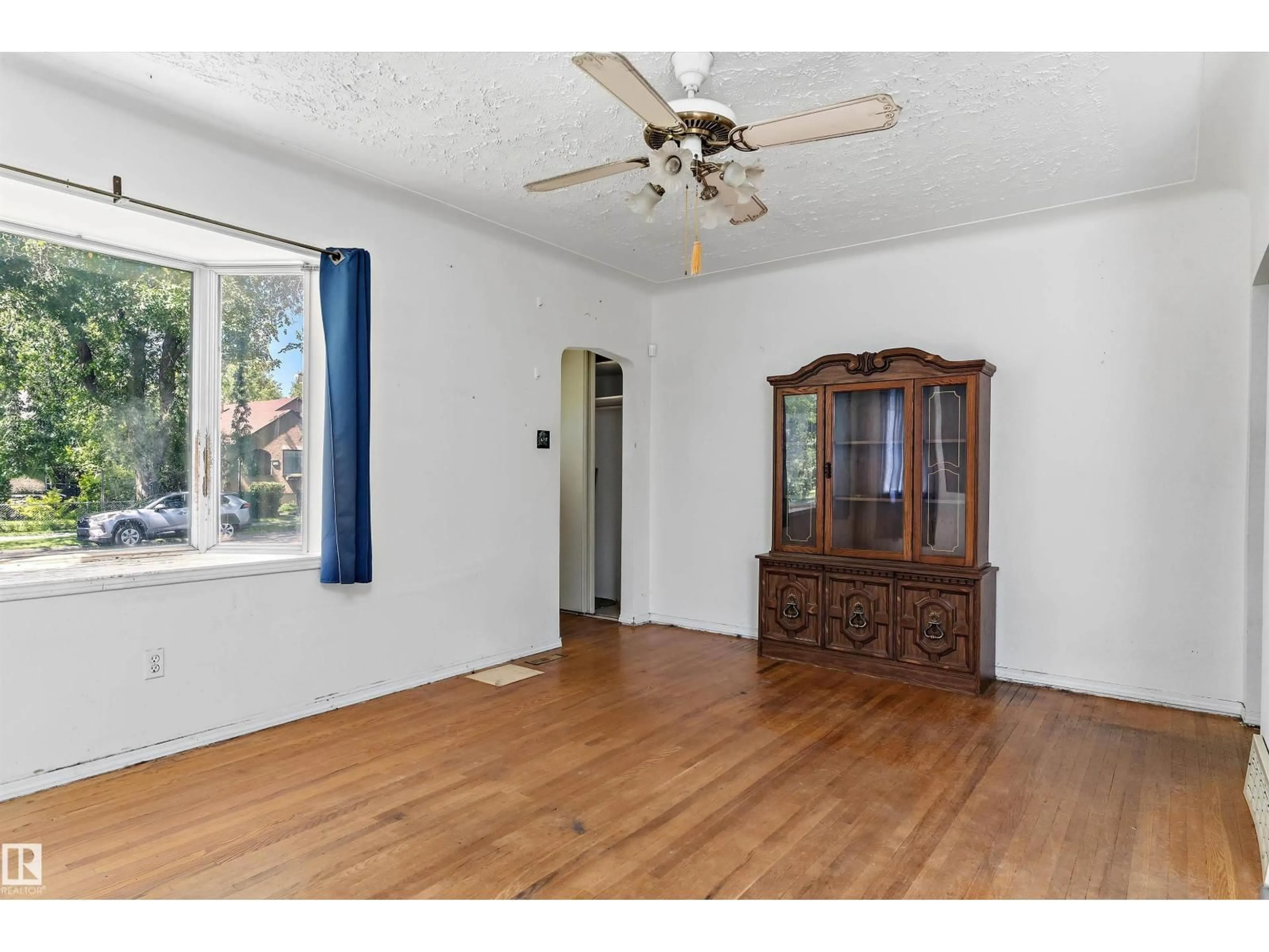 A pic of a room for NW - 11619 123 ST, Edmonton Alberta T5M0G7