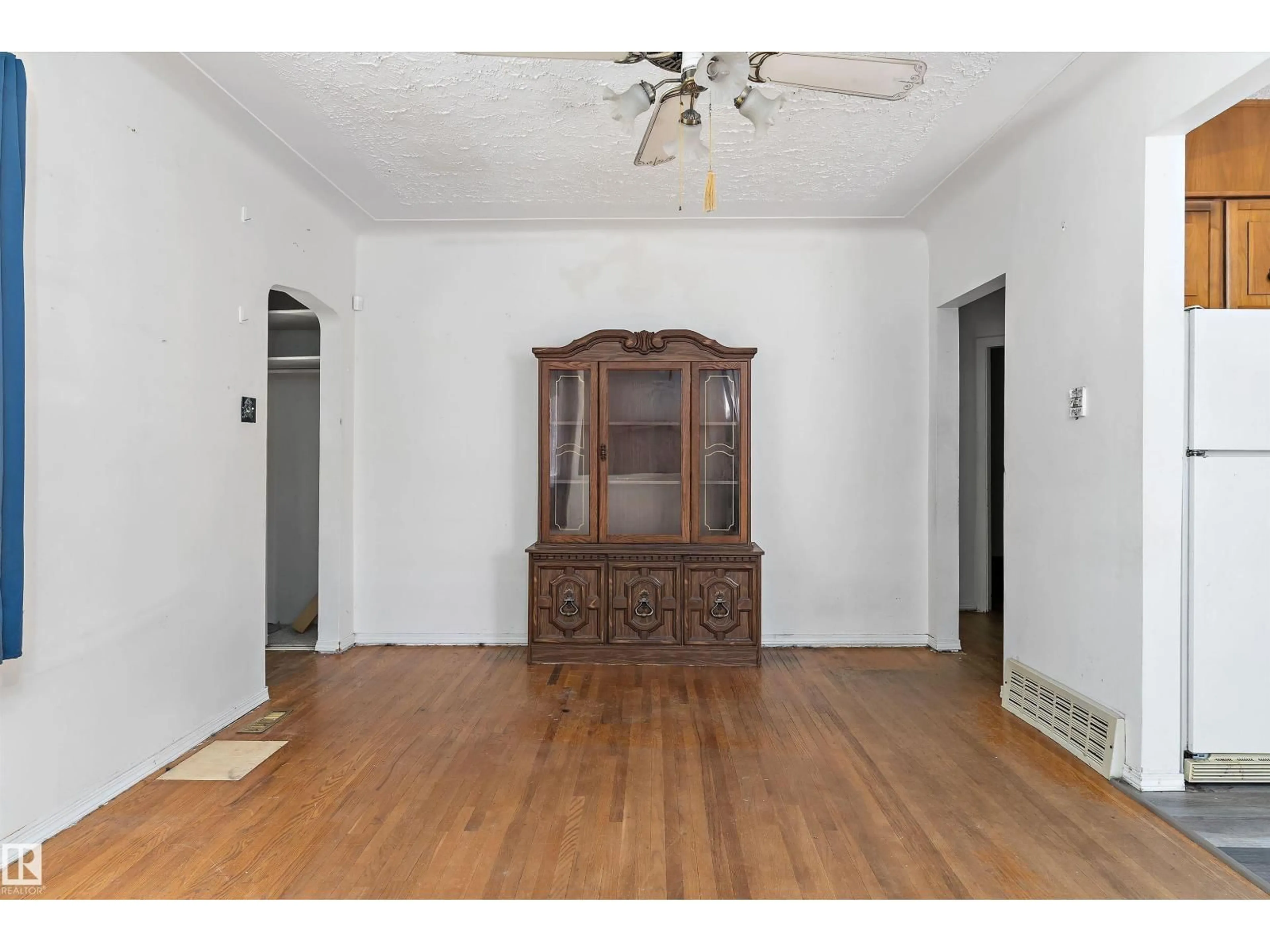 A pic of a room for NW - 11619 123 ST, Edmonton Alberta T5M0G7