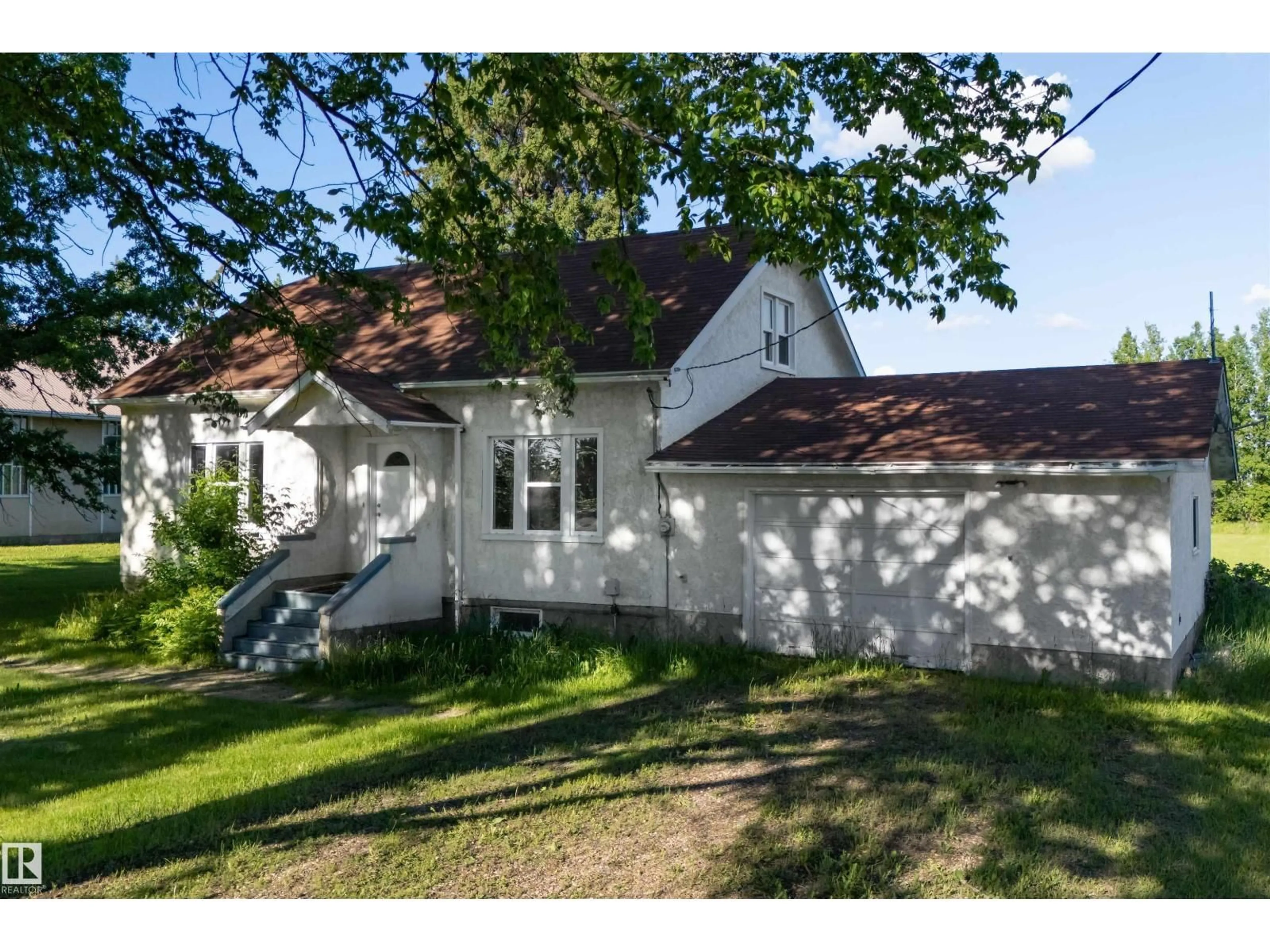 A pic from outside/outdoor area/front of a property/back of a property/a pic from drone, street for 4904 49 ST, Vimy Alberta T0G2J0