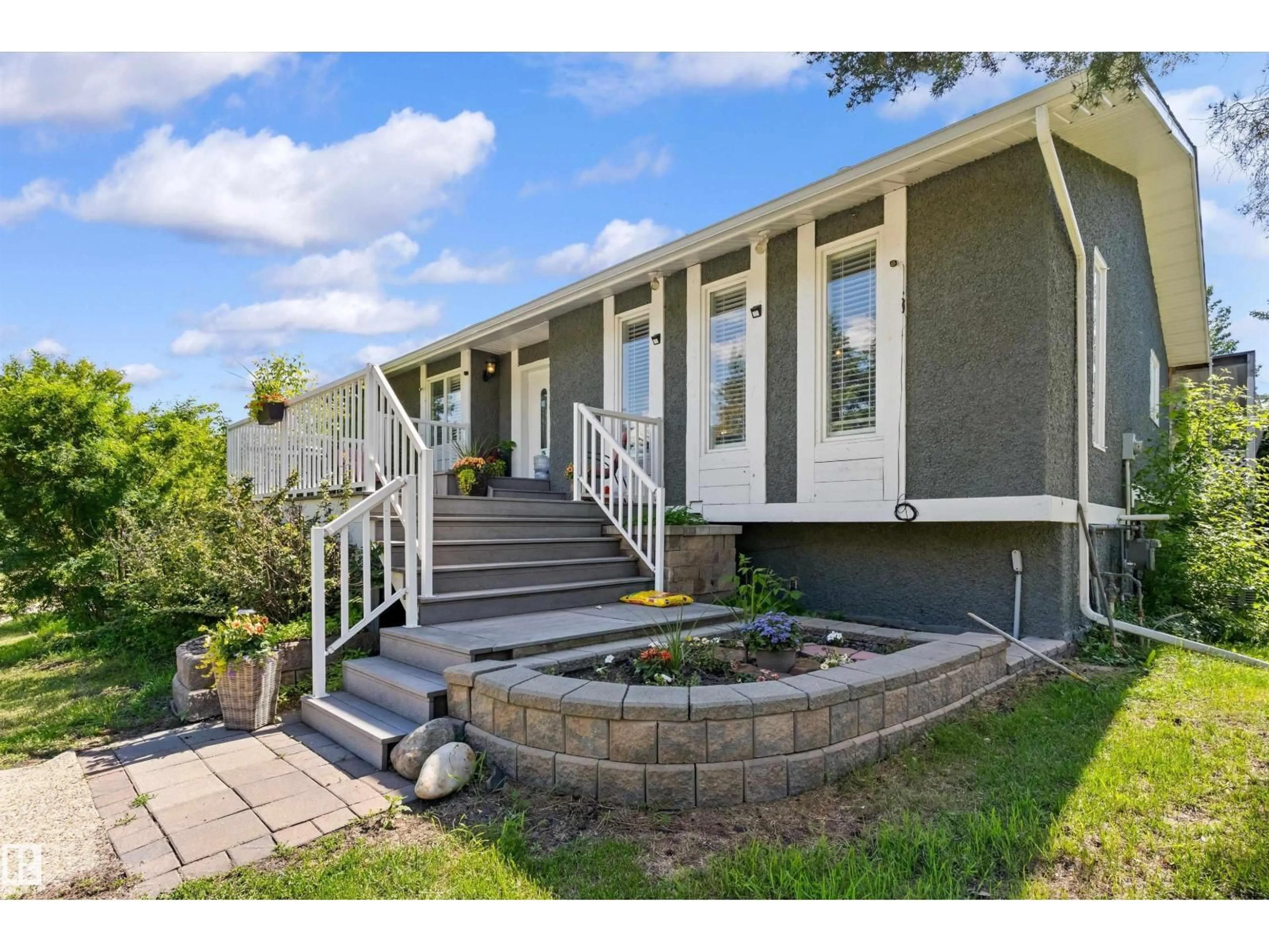 Home with vinyl exterior material, unknown for 29 TWP ROAD 512 A, Rural Parkland County Alberta T7Y1A8