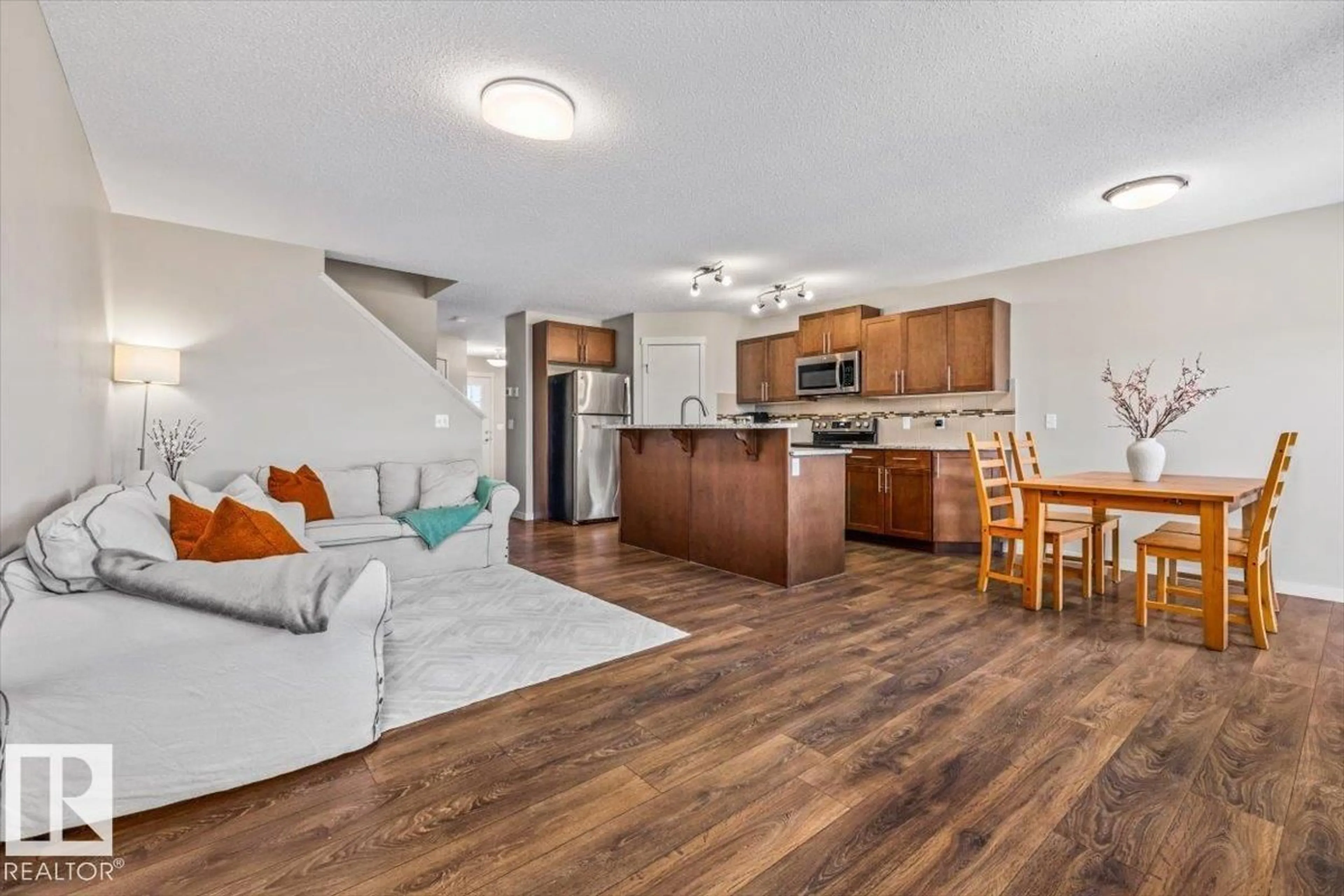 Open concept kitchen, unknown for SW - 7281 ARMOUR CR, Edmonton Alberta T6W2S1