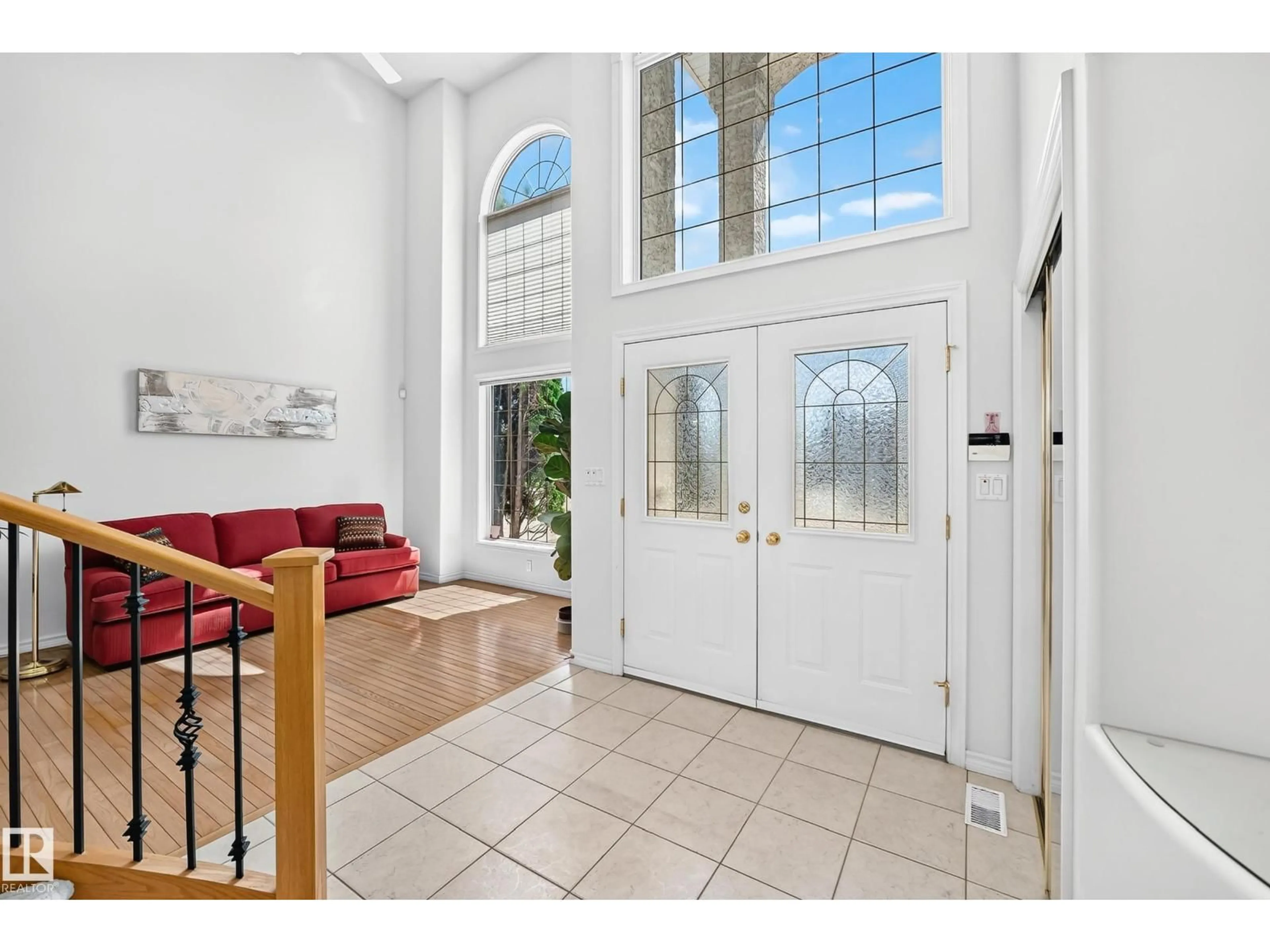 Indoor entryway for 8820 158 AV, Edmonton Alberta T5Z3E1