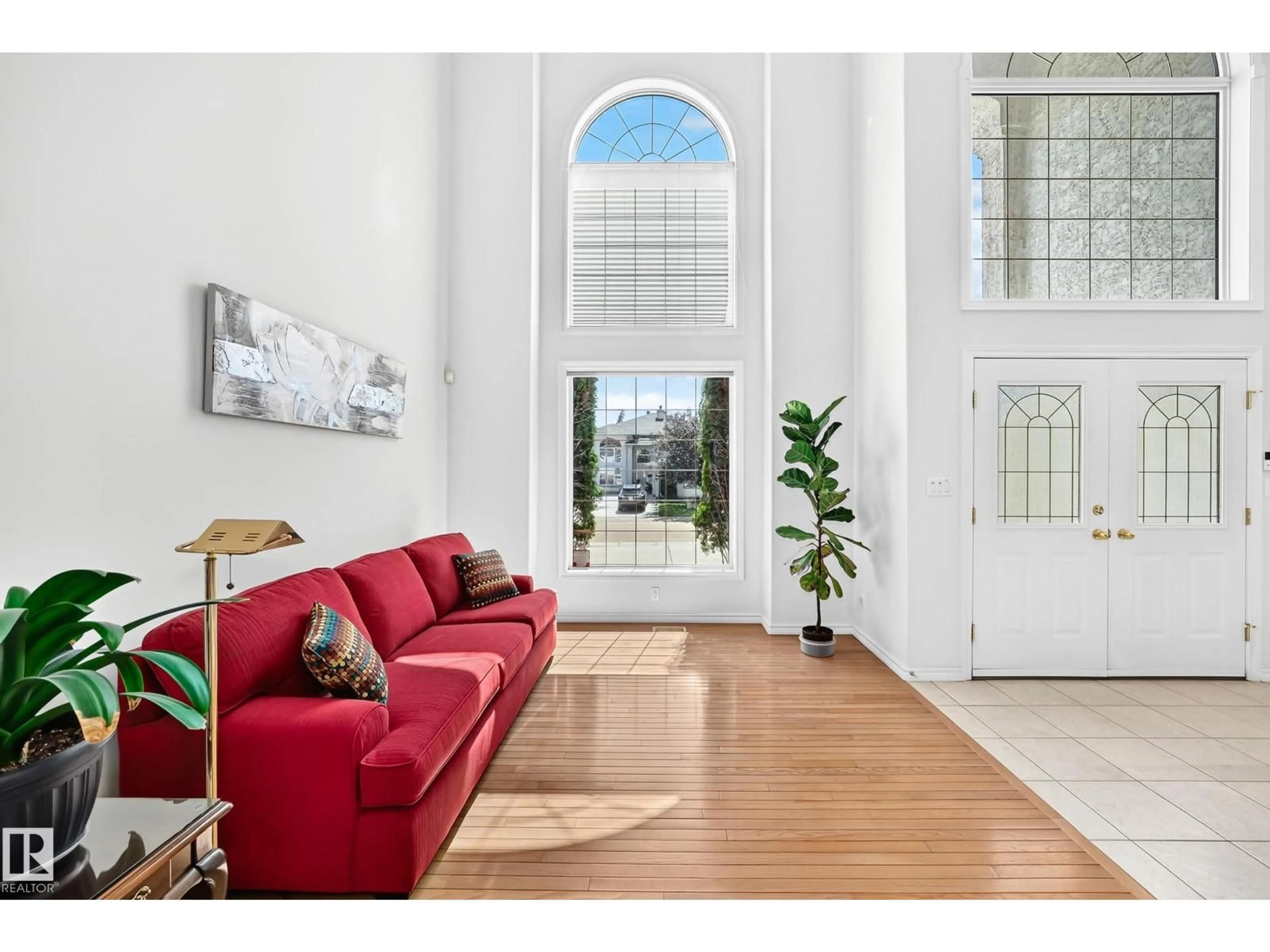 Indoor entryway for 8820 158 AV, Edmonton Alberta T5Z3E1