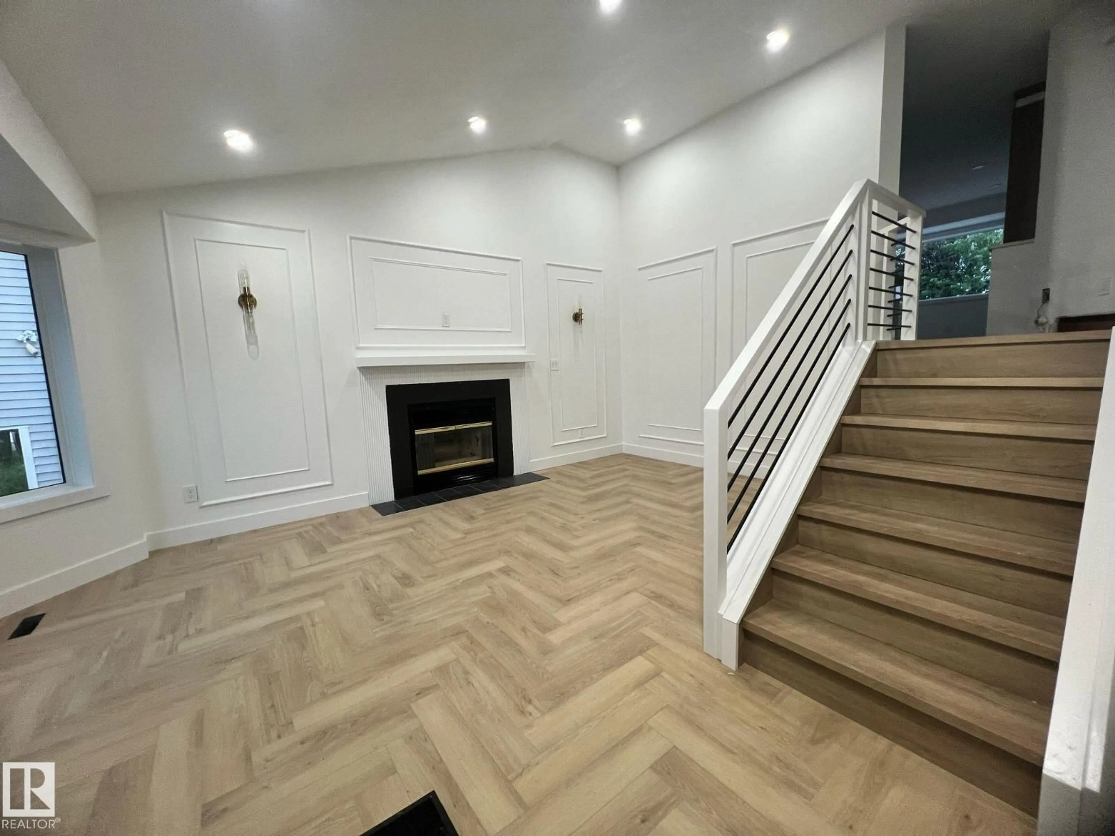 A pic of a room for 3320 43 ST, Edmonton Alberta T6L6A4