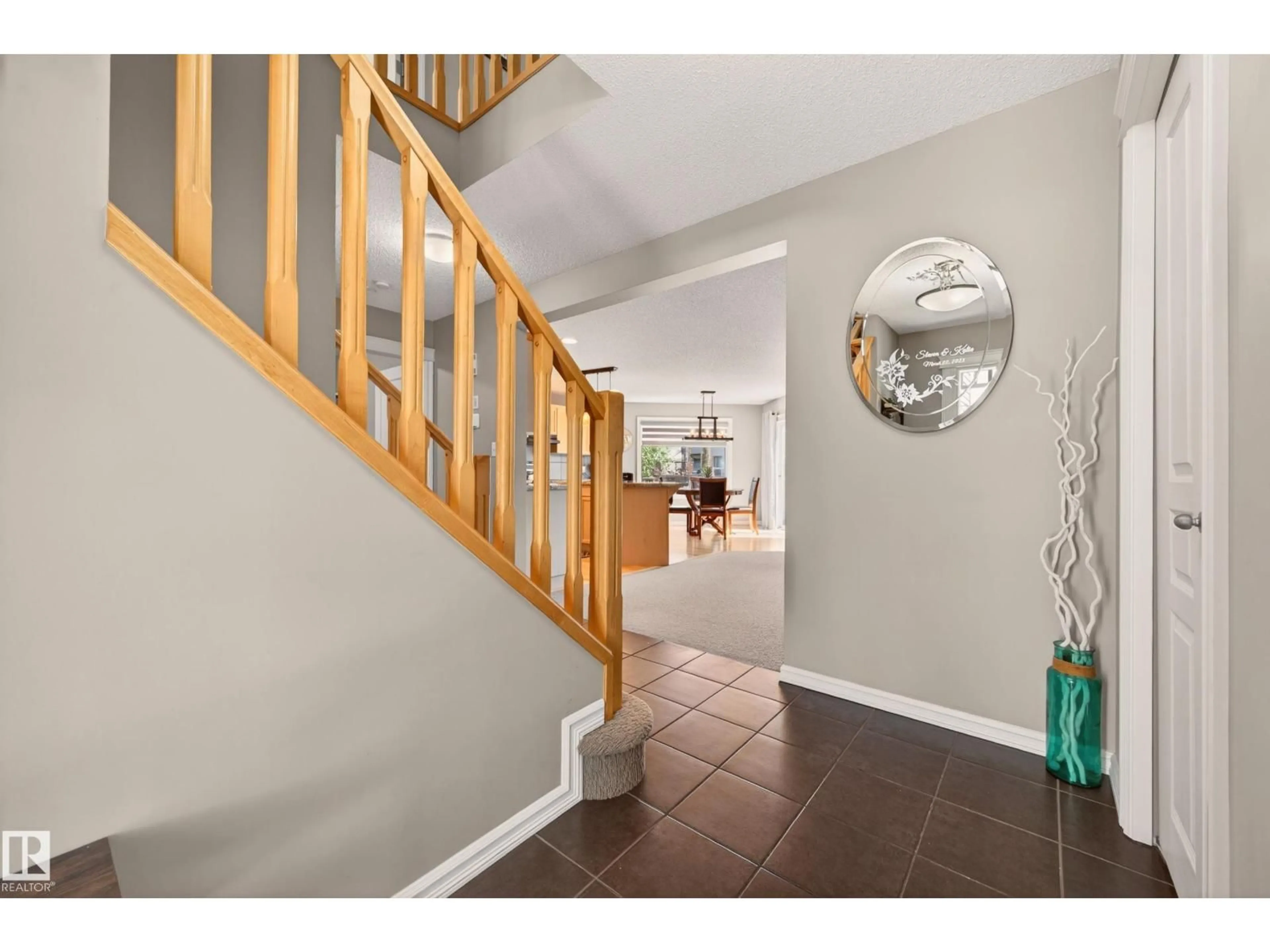 Indoor entryway for 9 SNOWBIRD CR, Leduc Alberta T9E0H5