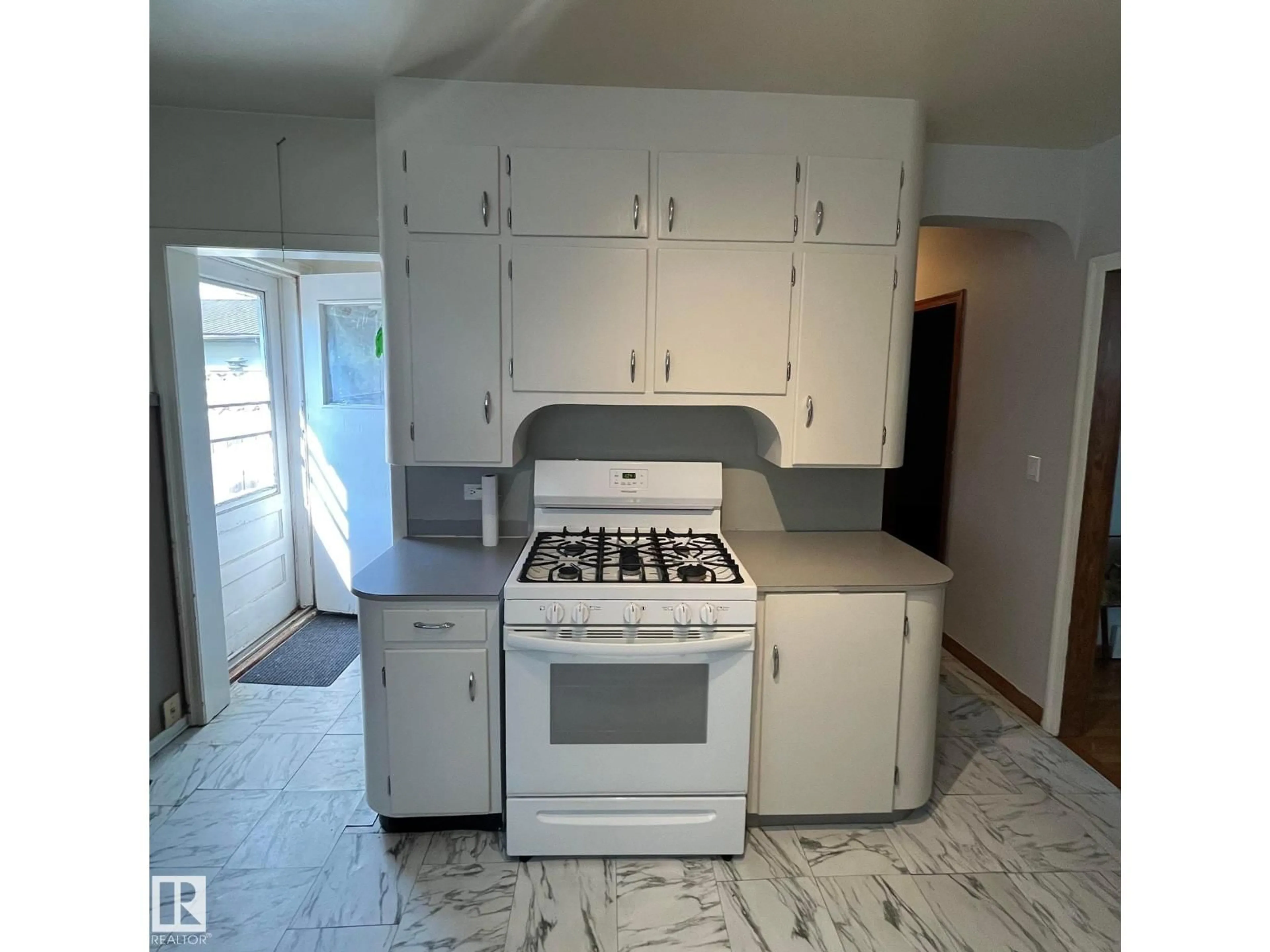 Standard kitchen, unknown for 5211 49 AVE, Glendon Alberta T0A1P0