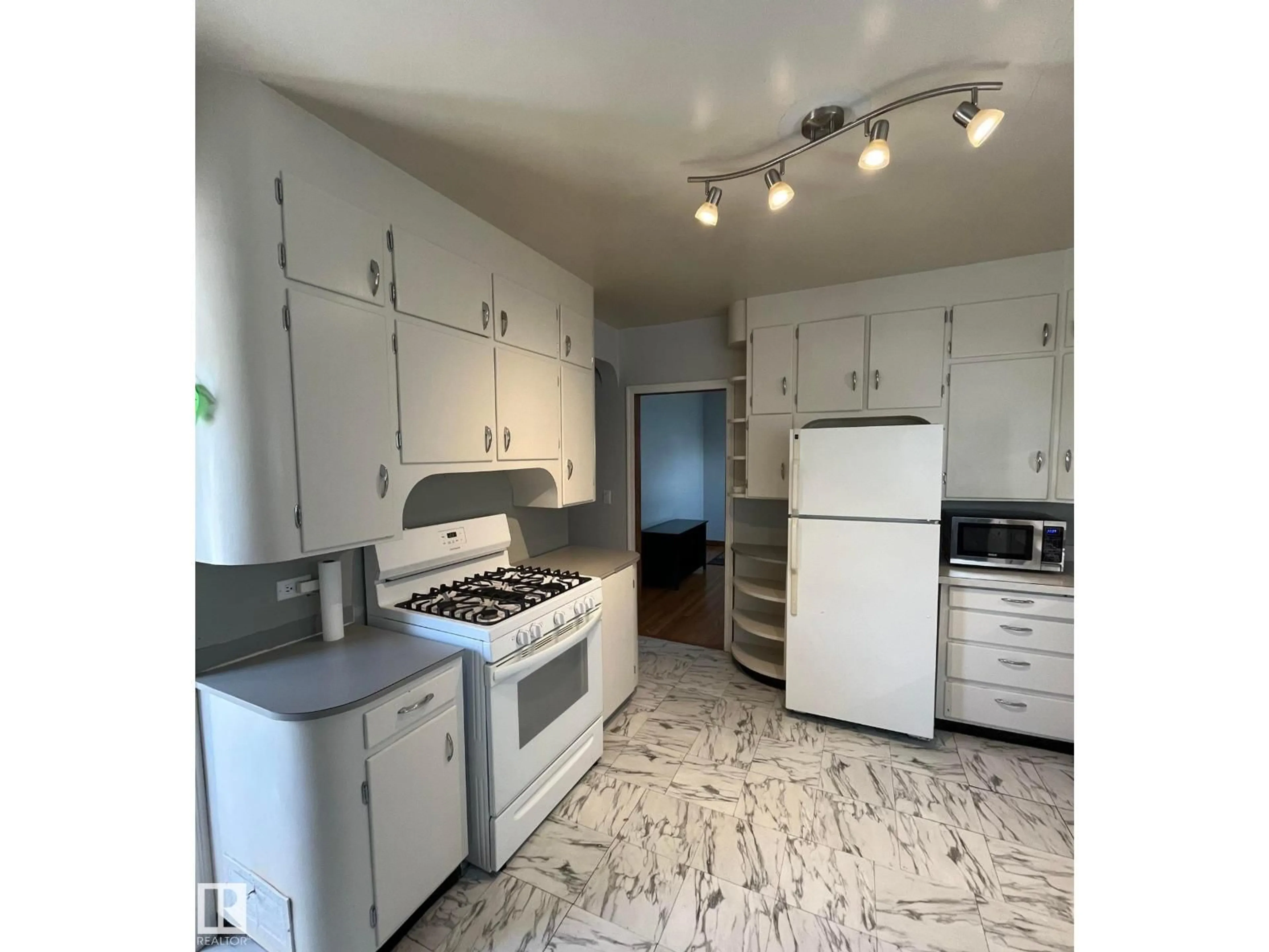 Standard kitchen, unknown for 5211 49 AVE, Glendon Alberta T0A1P0