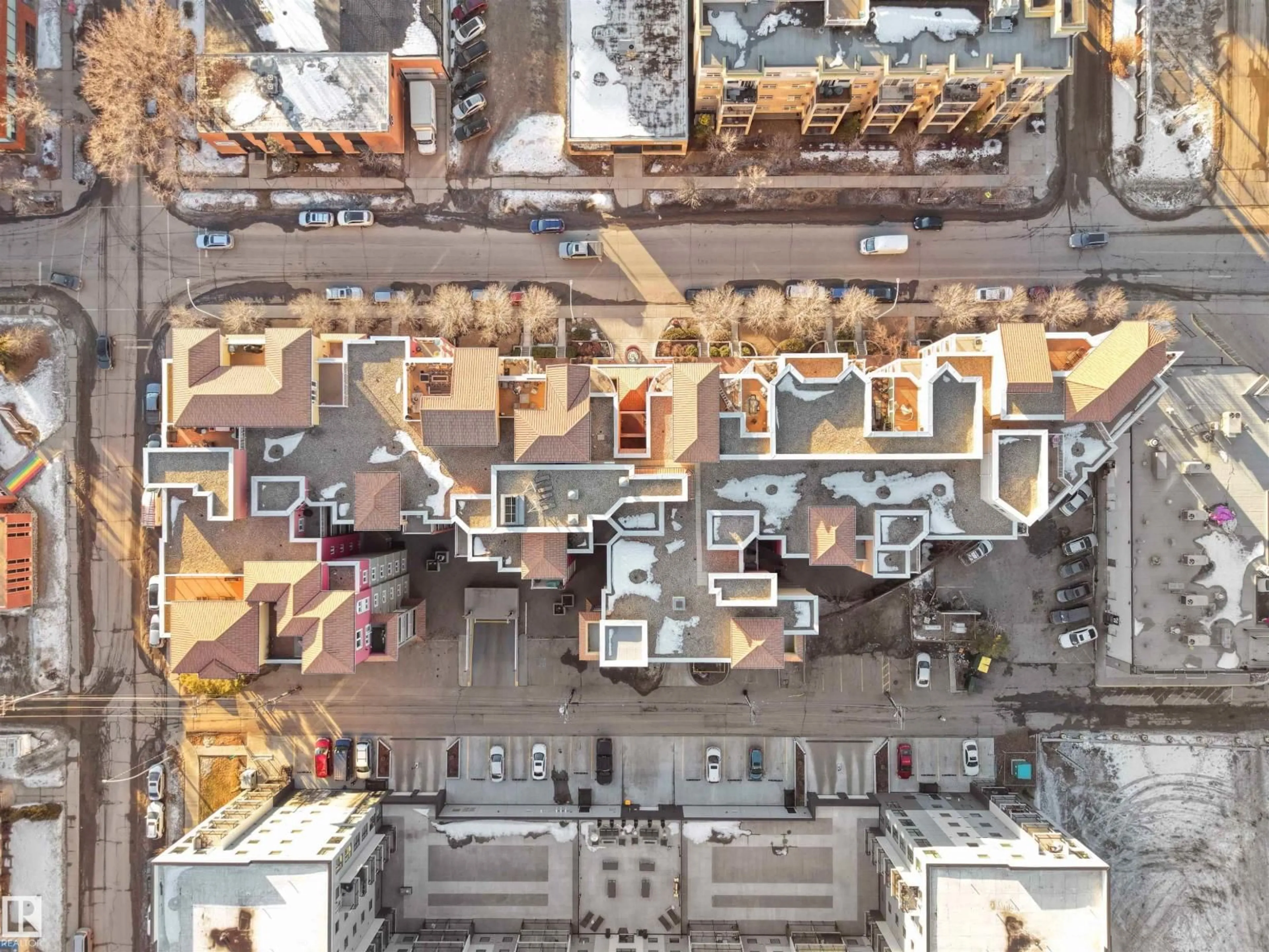 A pic from outside/outdoor area/front of a property/back of a property/a pic from drone, city buildings view from balcony for 10333 - 308 112 ST, Edmonton Alberta T5K0B4