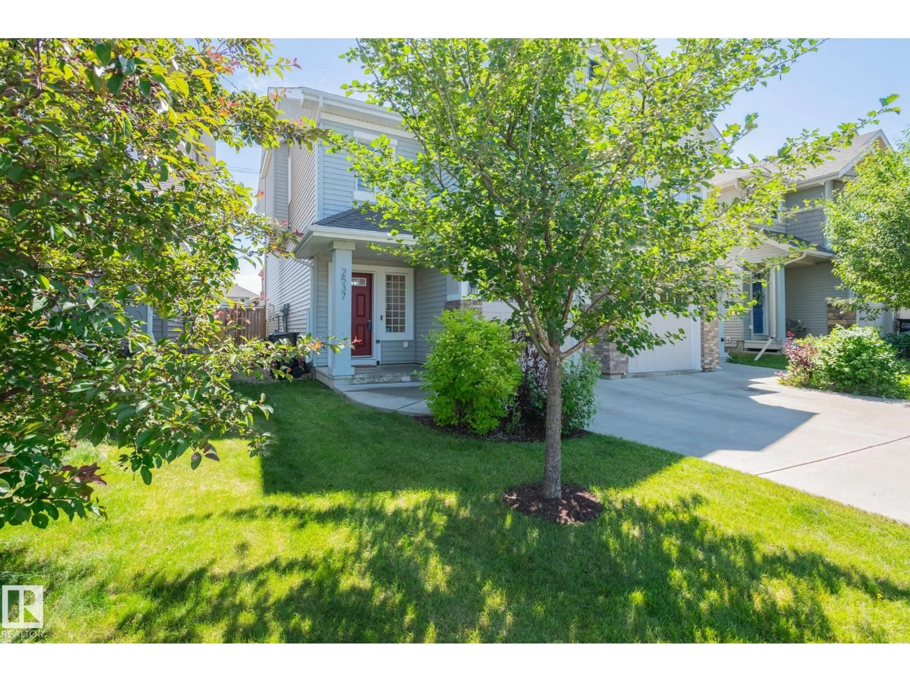 A pic from outside/outdoor area/front of a property/back of a property/a pic from drone, street for 2537 COUGHLAN RD, Edmonton Alberta T6R2X8