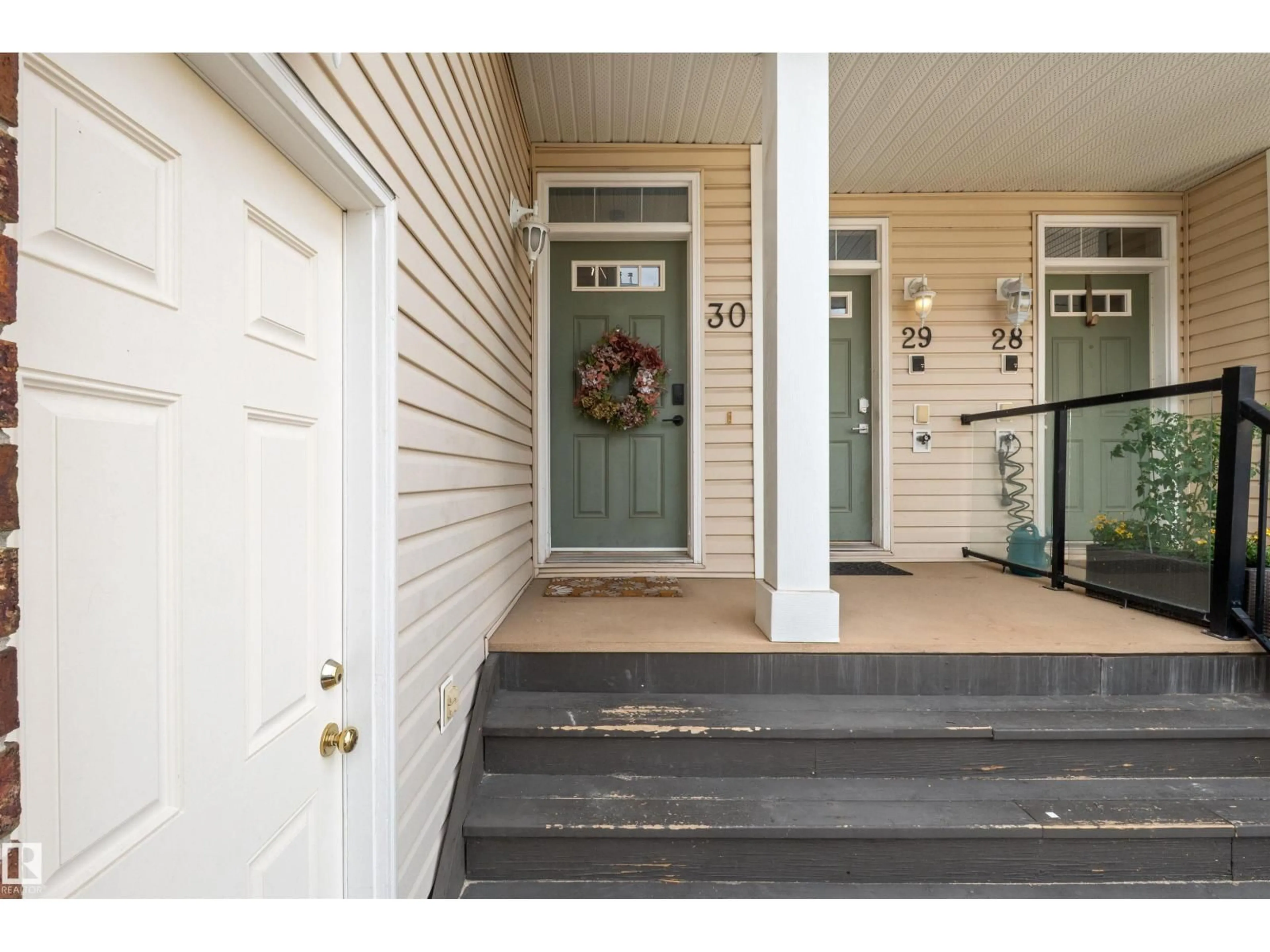 Indoor entryway for #30 - 3010 33 AV, Edmonton Alberta T6T0C3