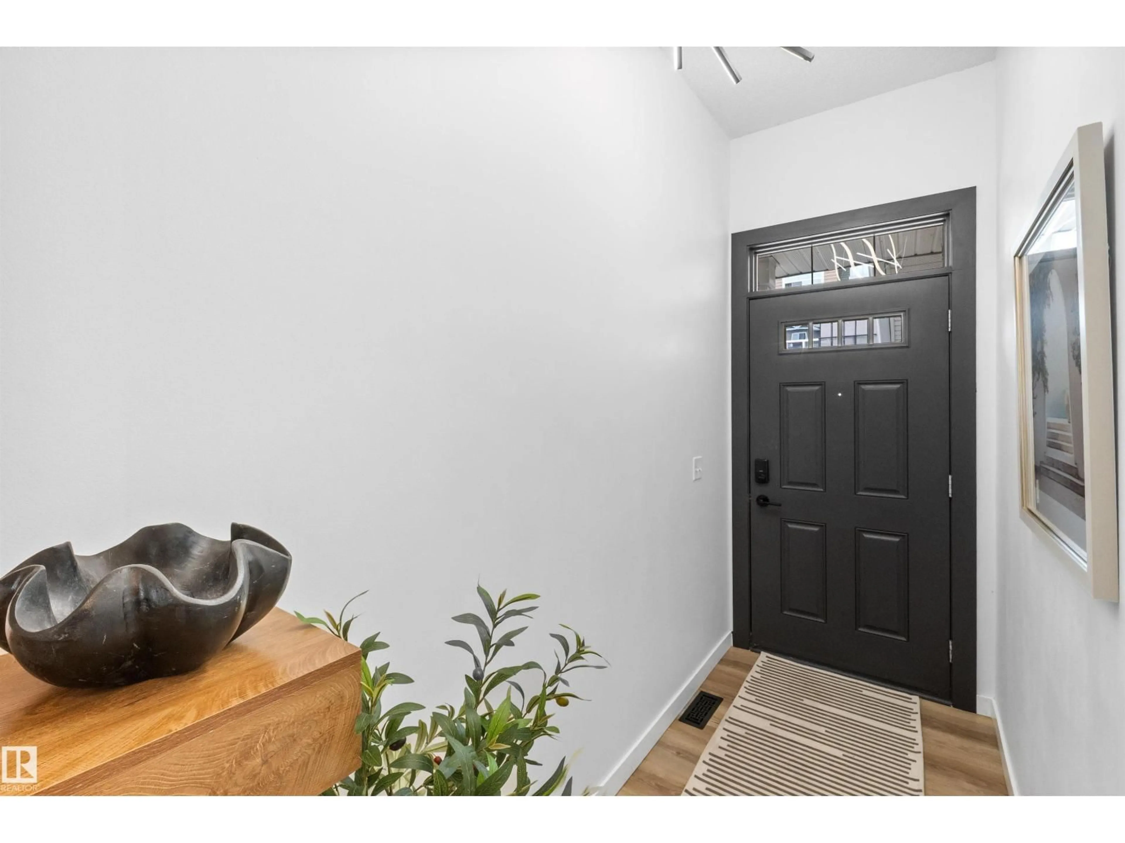 Indoor entryway for #30 - 3010 33 AV, Edmonton Alberta T6T0C3