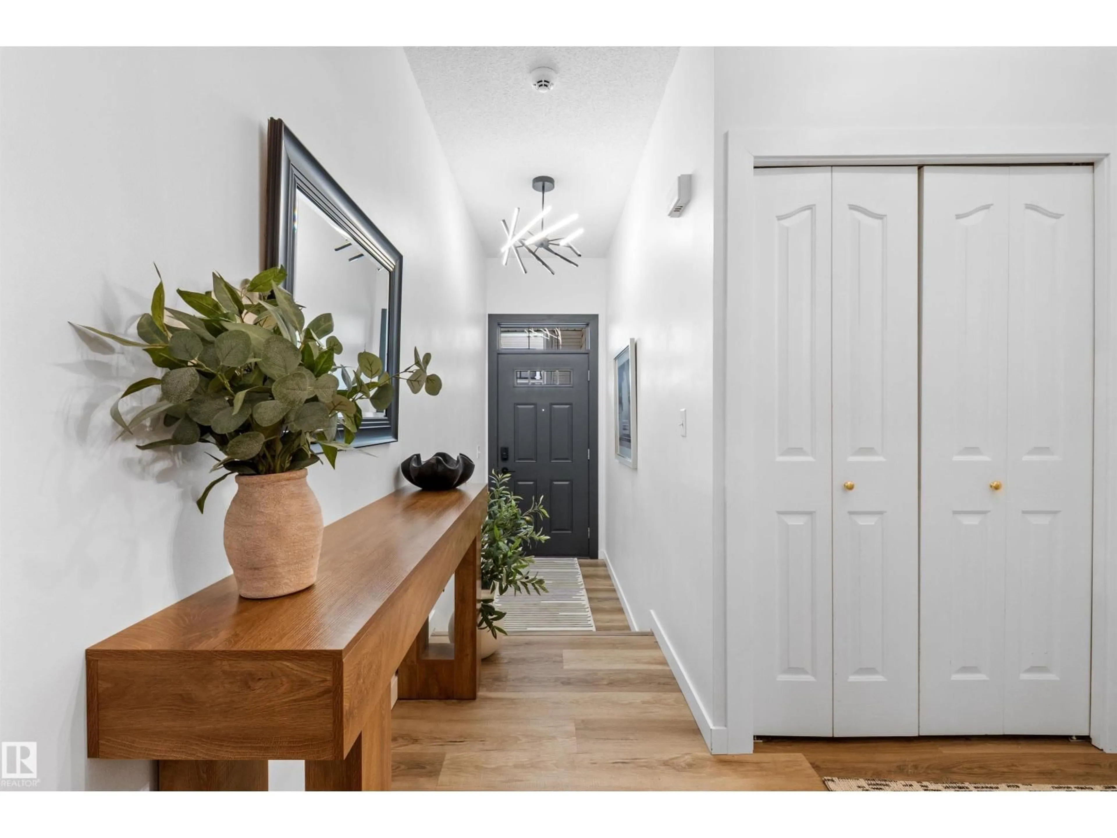 Indoor entryway for #30 - 3010 33 AV, Edmonton Alberta T6T0C3