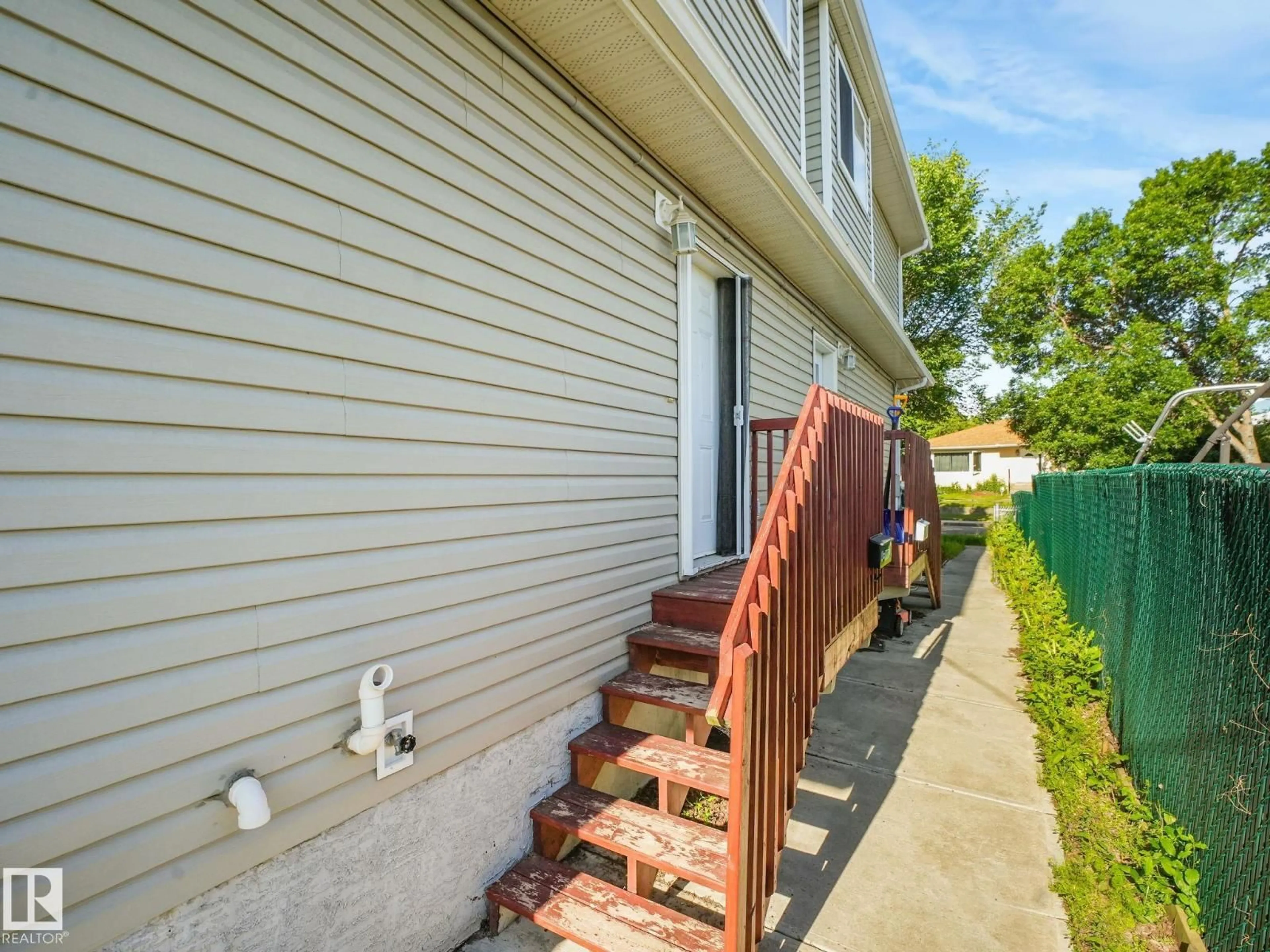 Unknown for #4 - 11813 43 ST NW, Edmonton Alberta T5W2P3