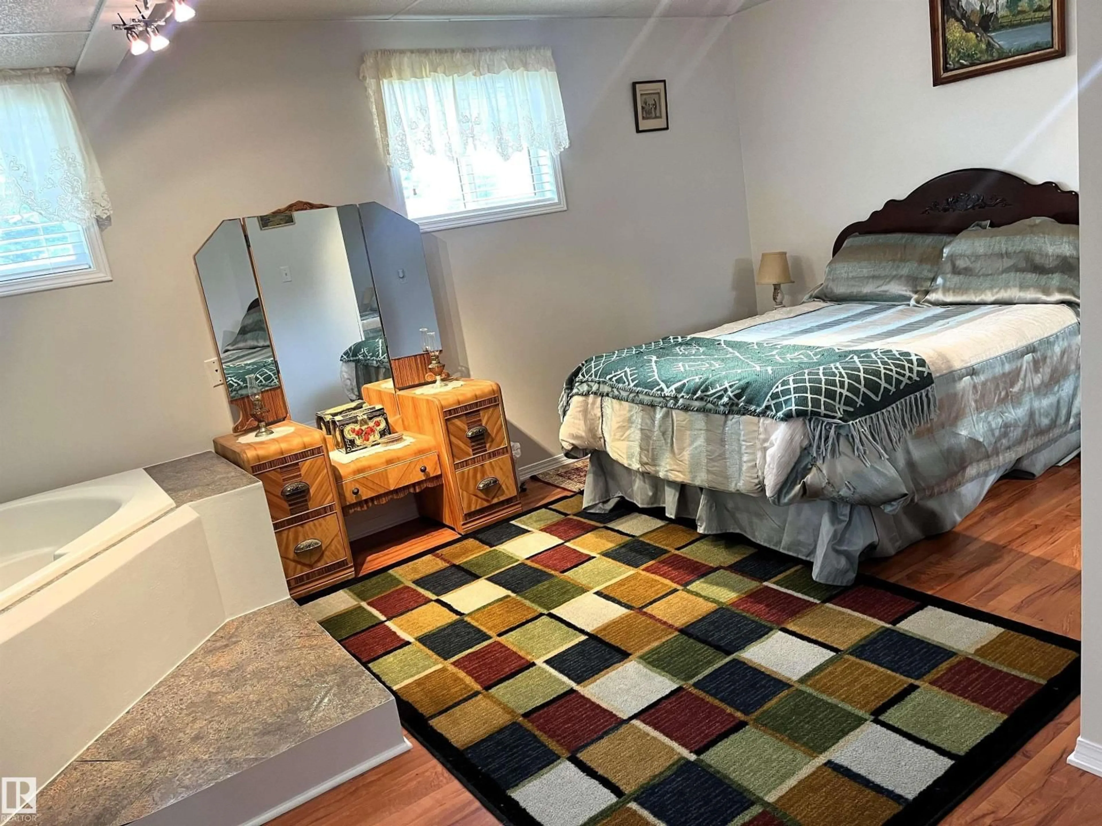A pic of a room for 4914 51 AVE, Entwistle Alberta T0E0S0