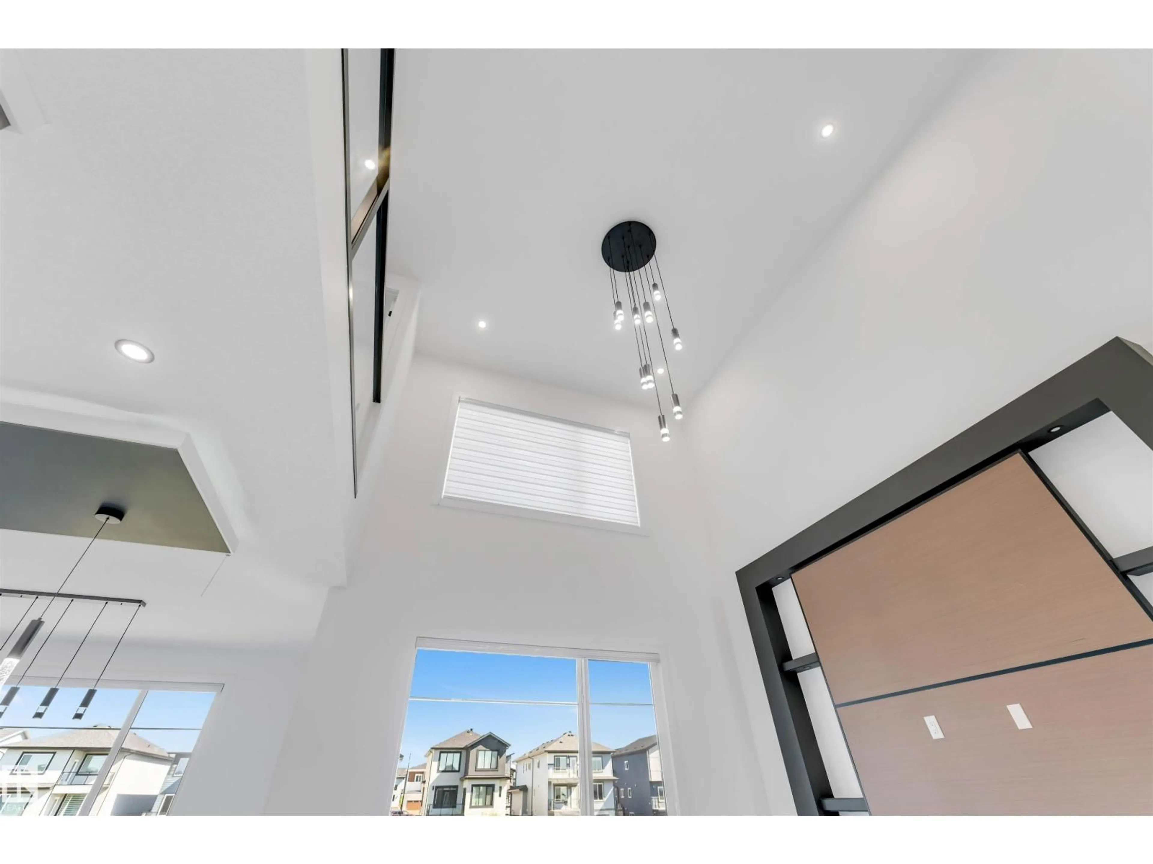 Indoor foyer for NE - 2734 64 AVE, Rural Leduc County Alberta T4X0H6