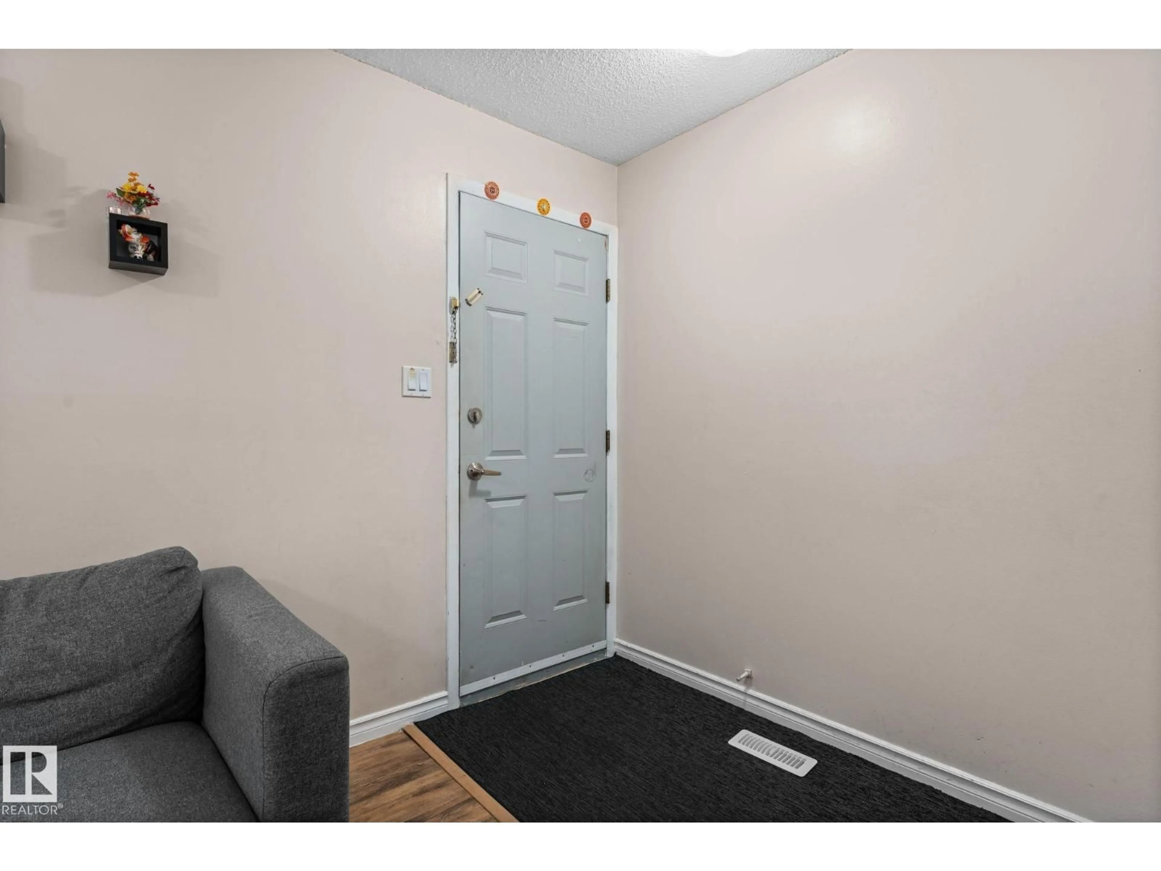 Indoor entryway for NW - 359 NORTHGATE TC, Edmonton Alberta T5E3E3
