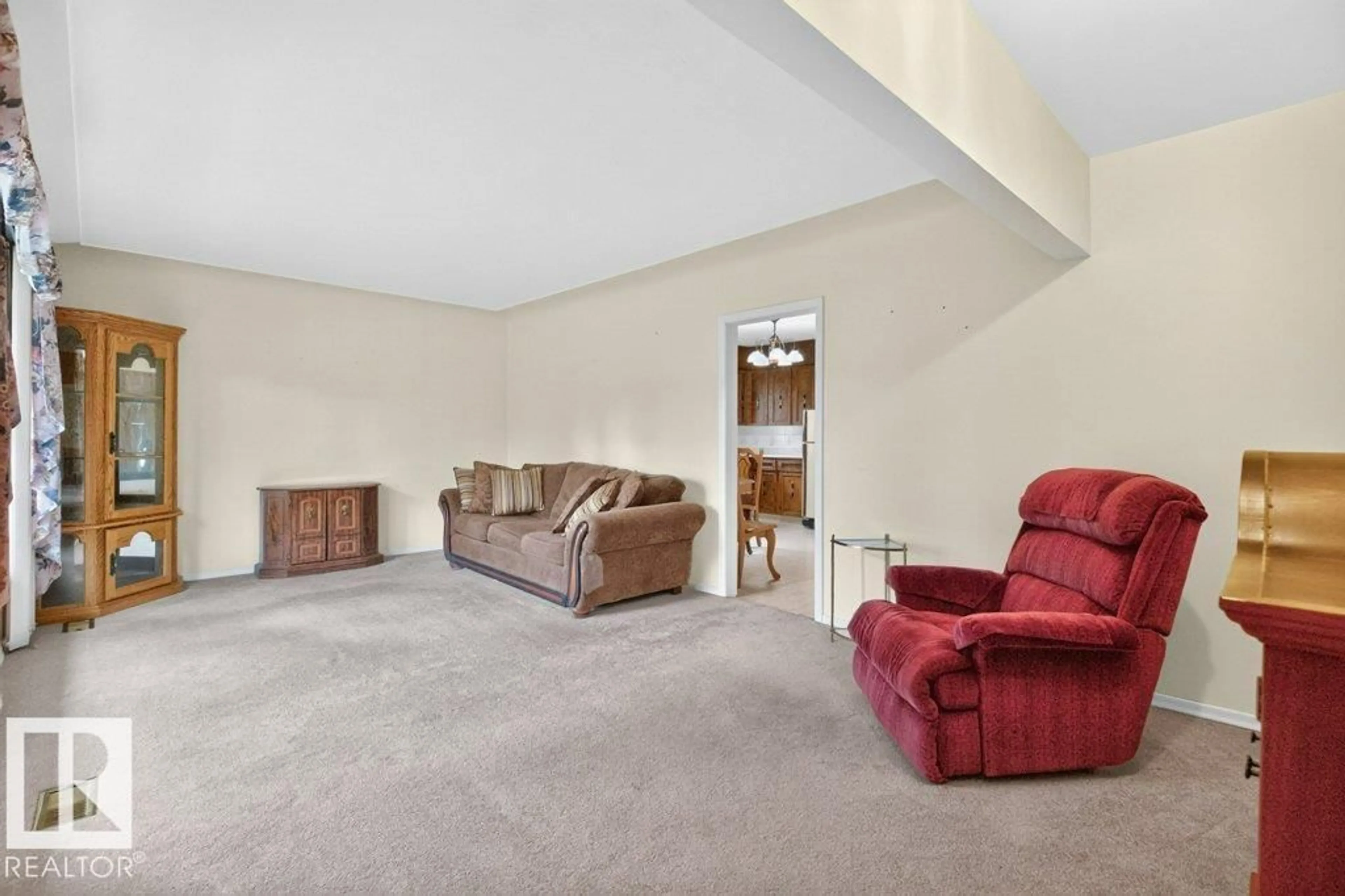 Living room with furniture, carpet floor for NW - 12316 129 ST, Edmonton Alberta T5L1H4
