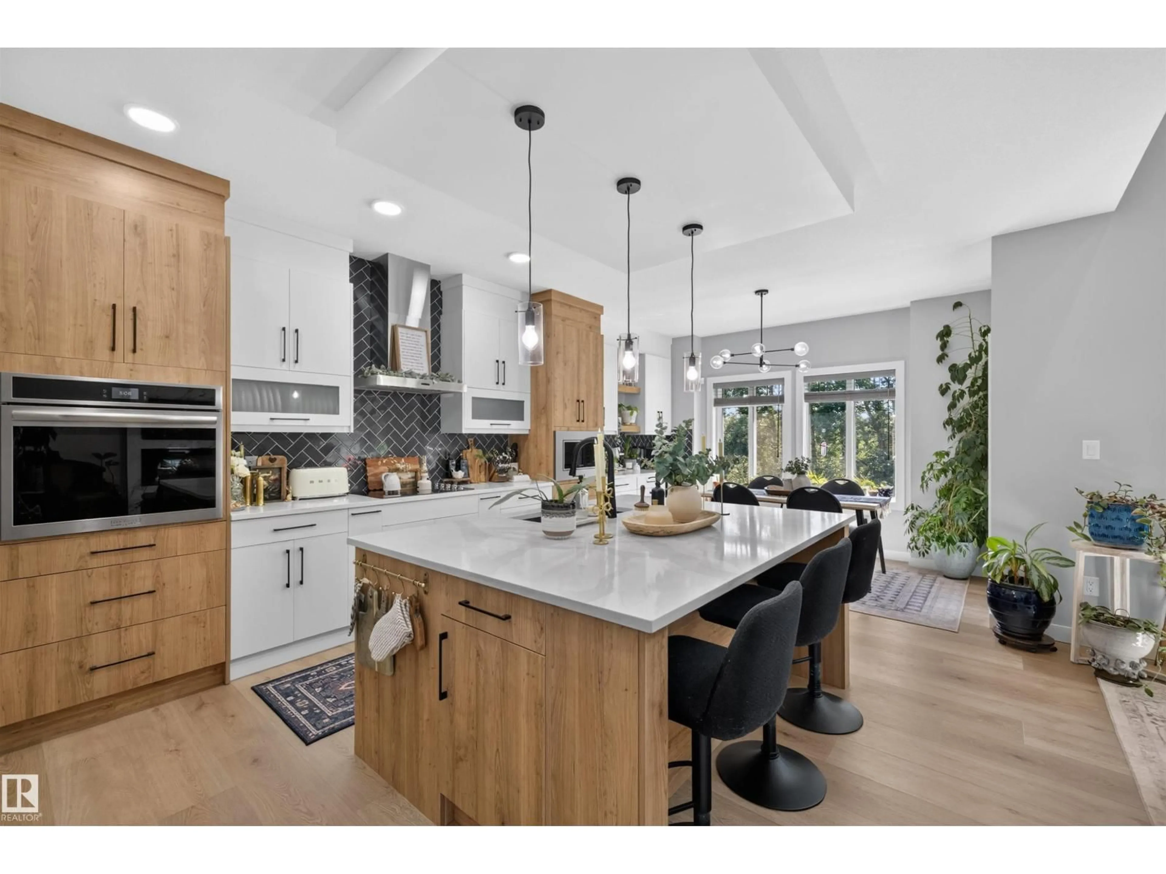 Open concept kitchen, unknown for 1573 ESAIW PL, Edmonton Alberta T6M0E5