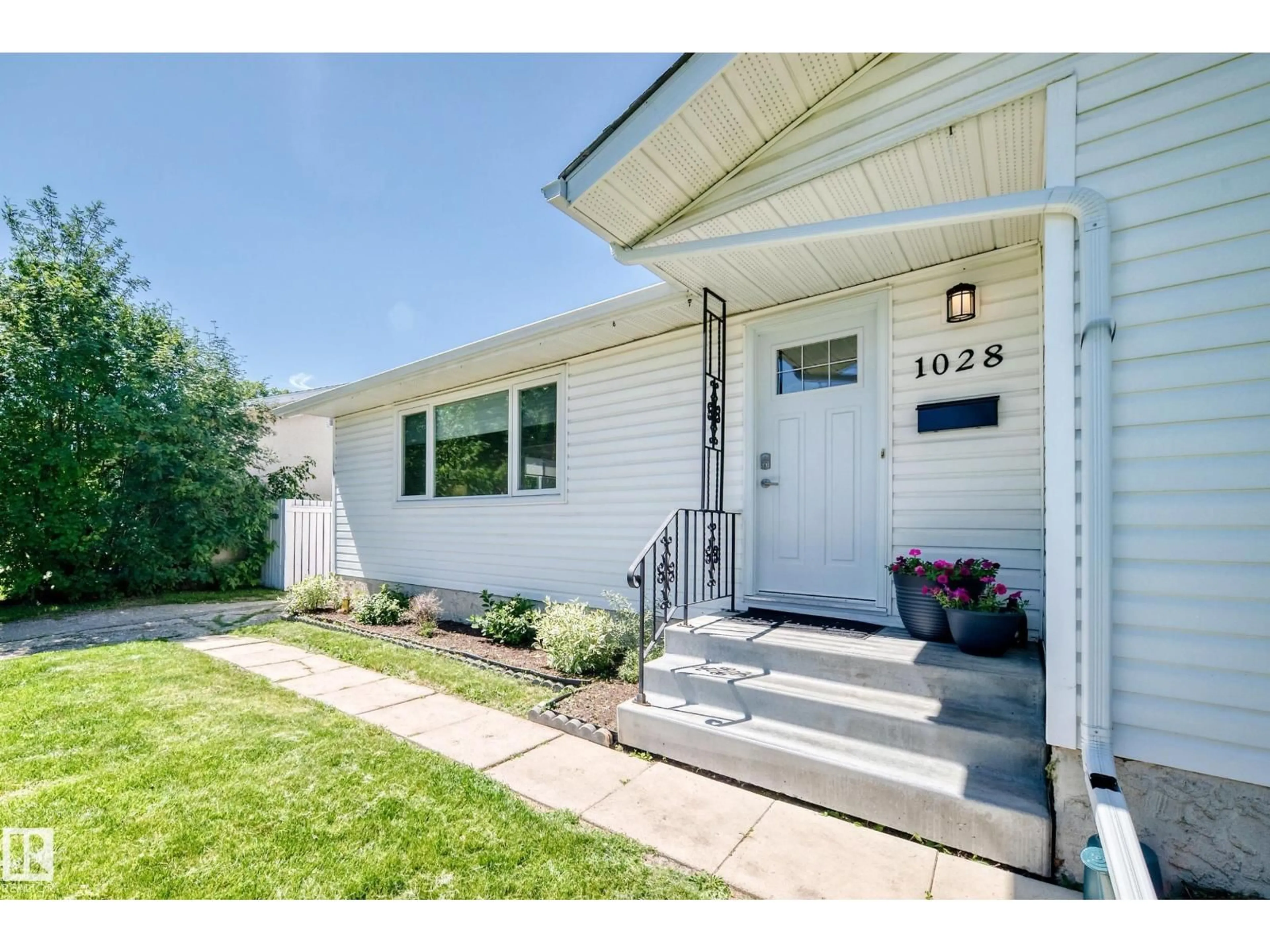 Unknown for 1028 MONY PENNY CR, Sherwood Park Alberta T8A1C3