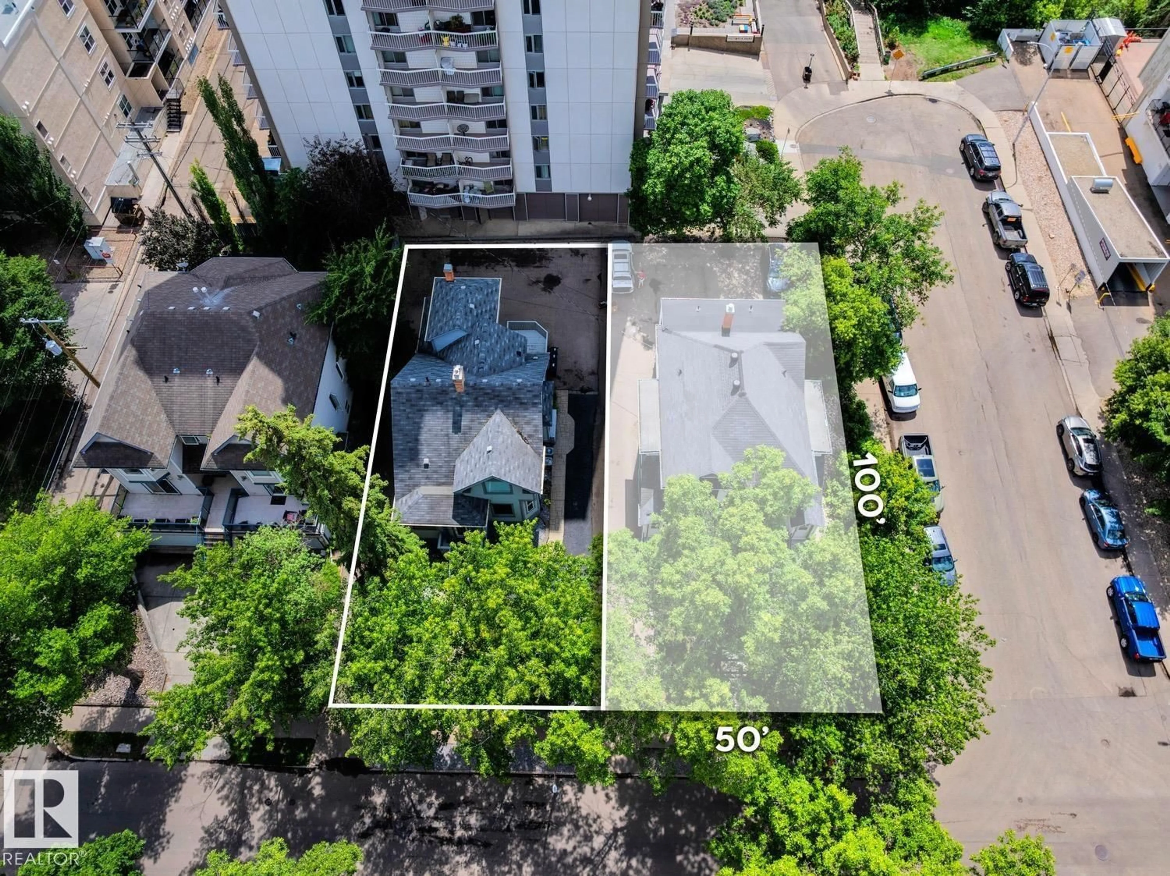 A pic from outside/outdoor area/front of a property/back of a property/a pic from drone, city buildings view from balcony for NW - 11223 99 AV, Edmonton Alberta T5K0G9