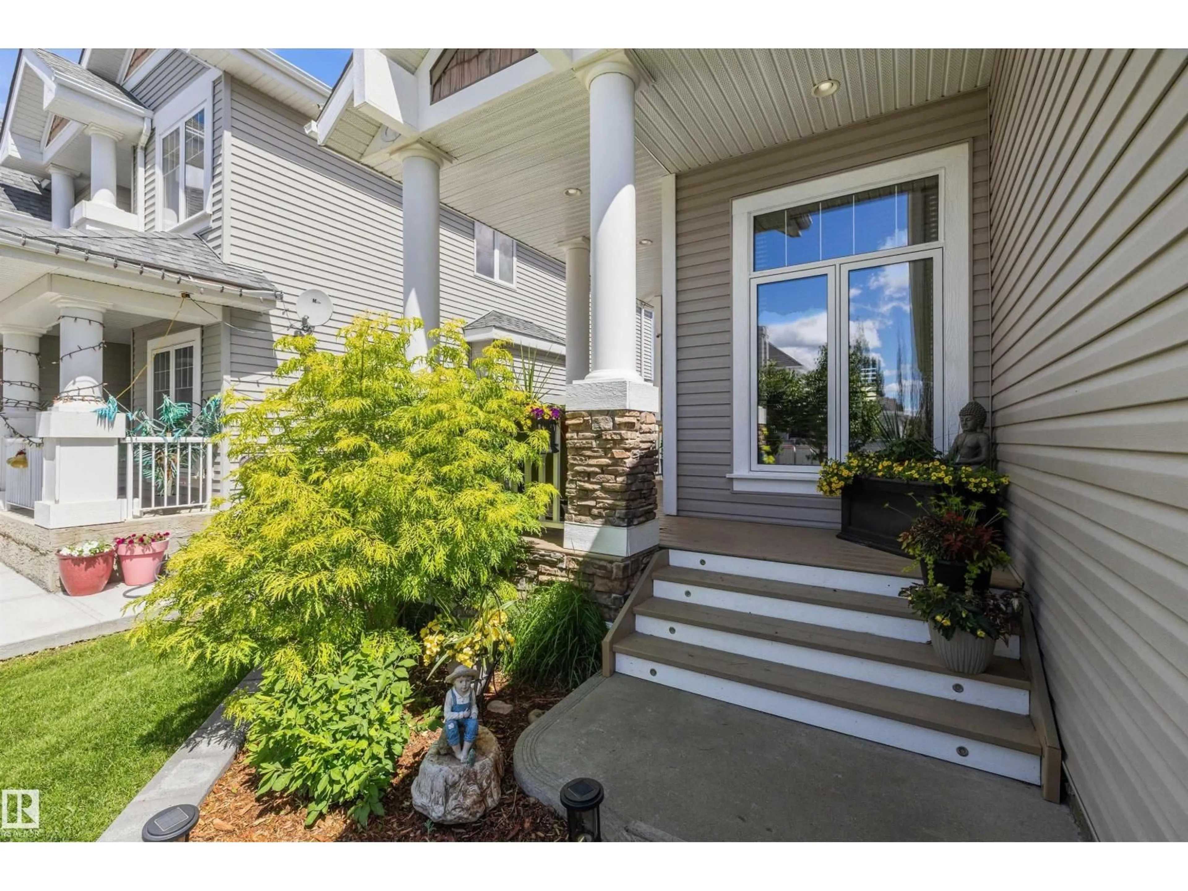 Indoor entryway for 533 STEWART CR, Edmonton Alberta T6X0A8