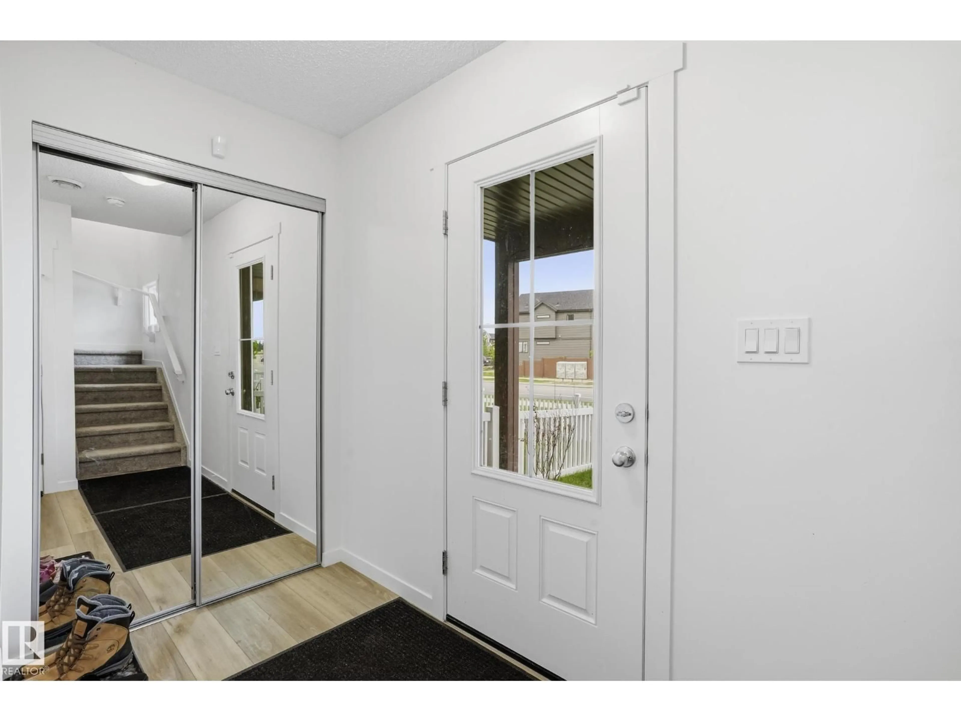 Indoor entryway for 58 JENSEN GA, St. Albert Alberta T5S7Y5