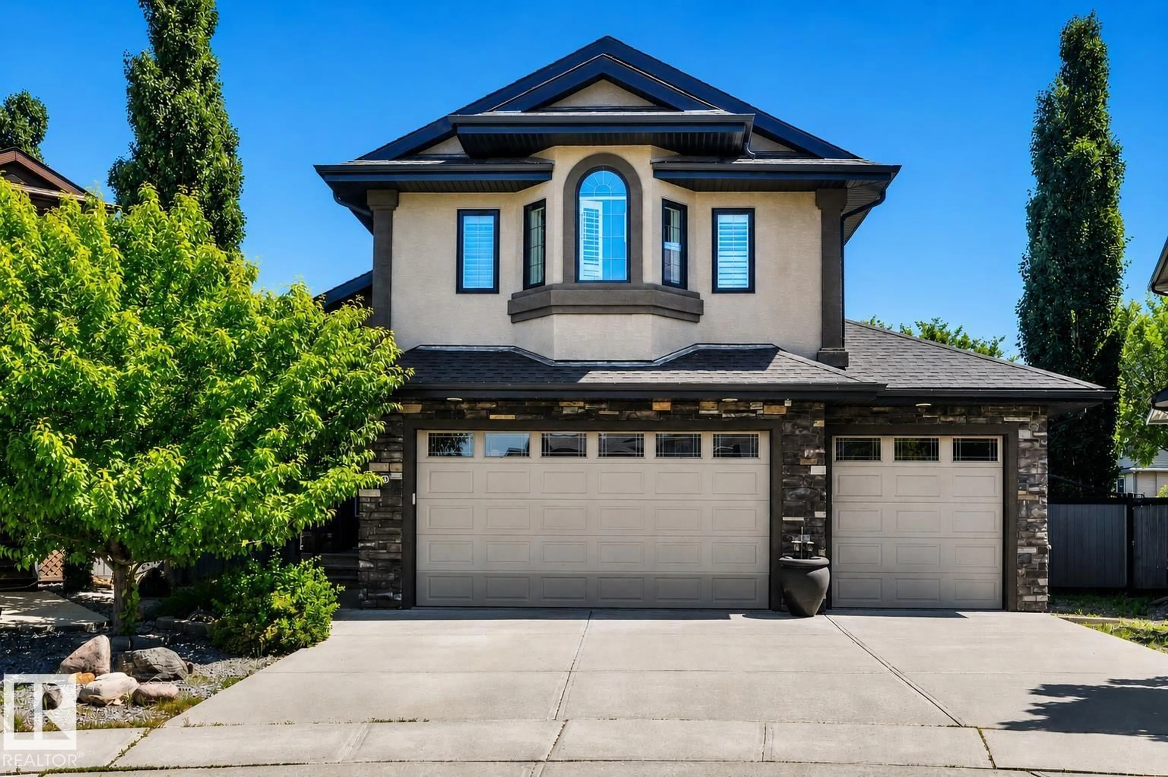 Home with vinyl exterior material, street for 9 SHOREWOOD CR, Leduc Alberta T9E0K9