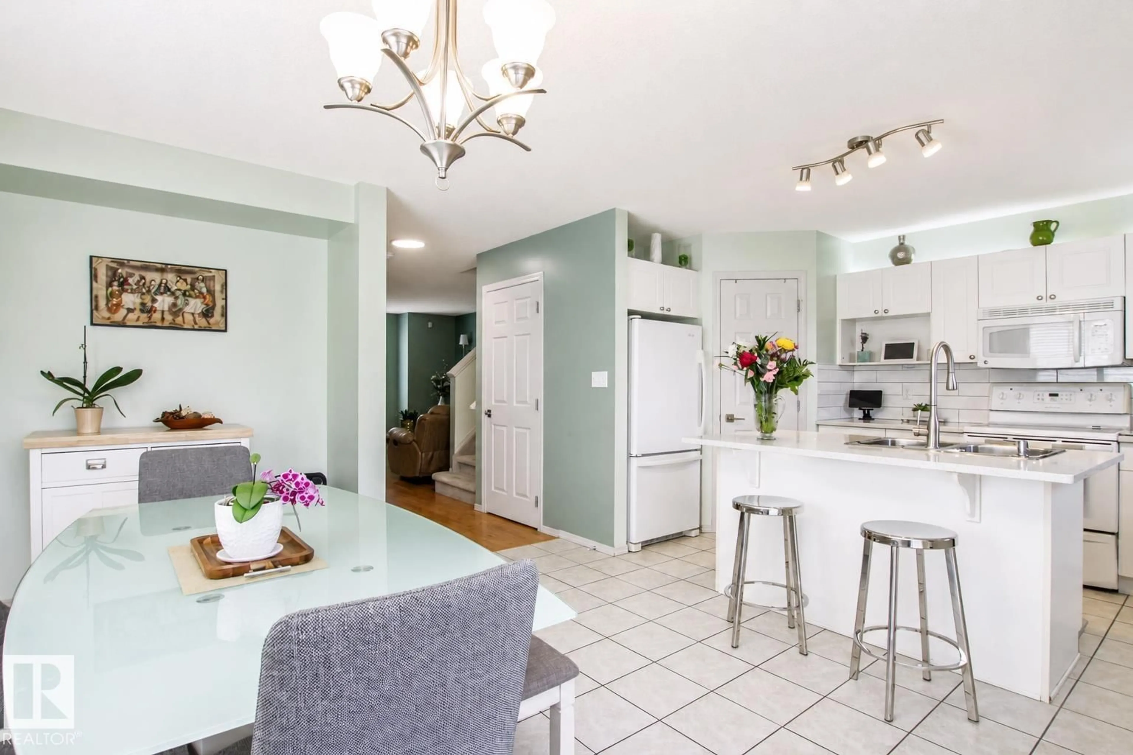 Open concept kitchen, ceramic/tile floor for NW - 17311 90 ST, Edmonton Alberta T5Z3W6