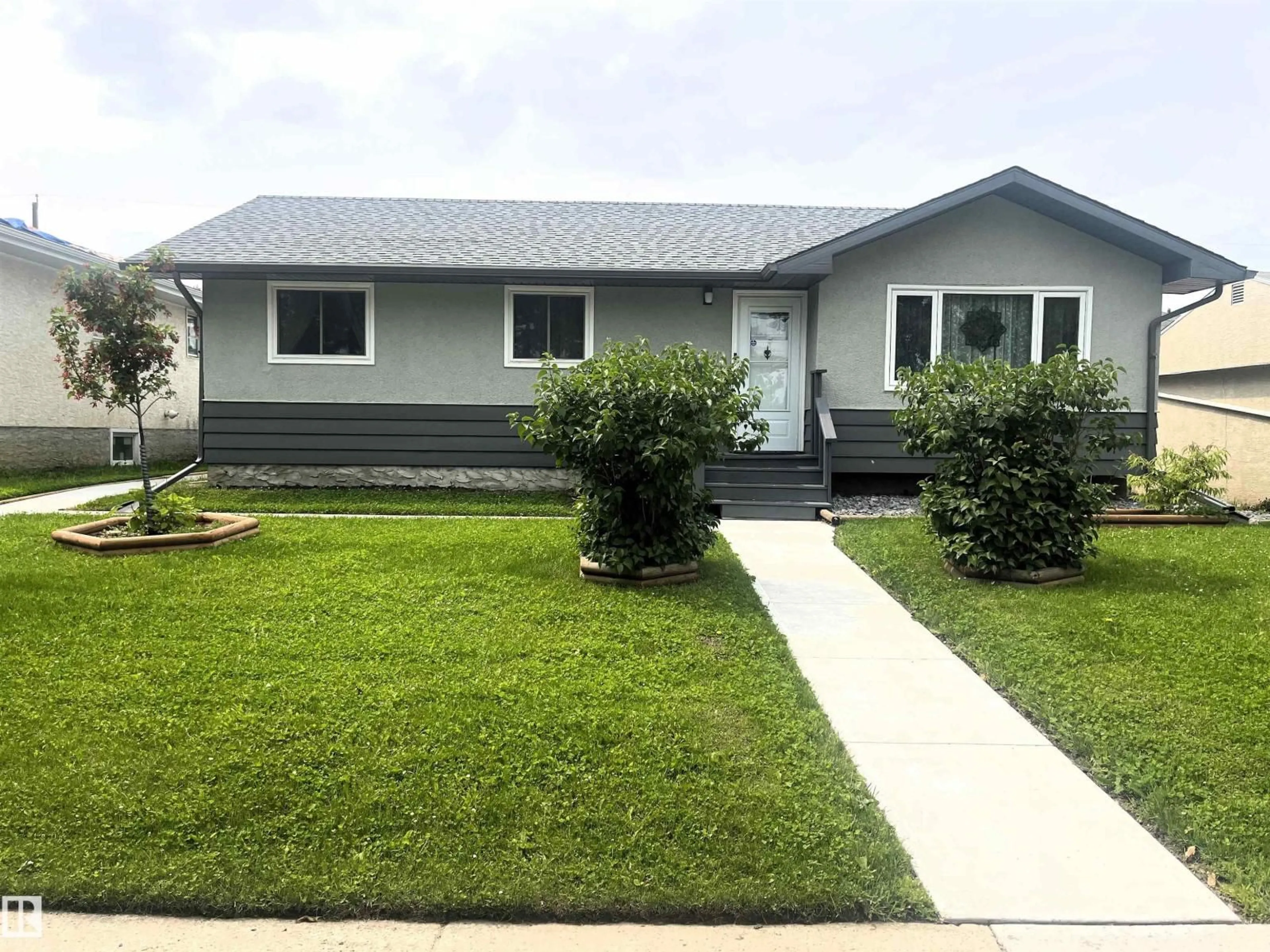 Home with vinyl exterior material, street for 4812 47 ST, Drayton Valley Alberta T7A1H8