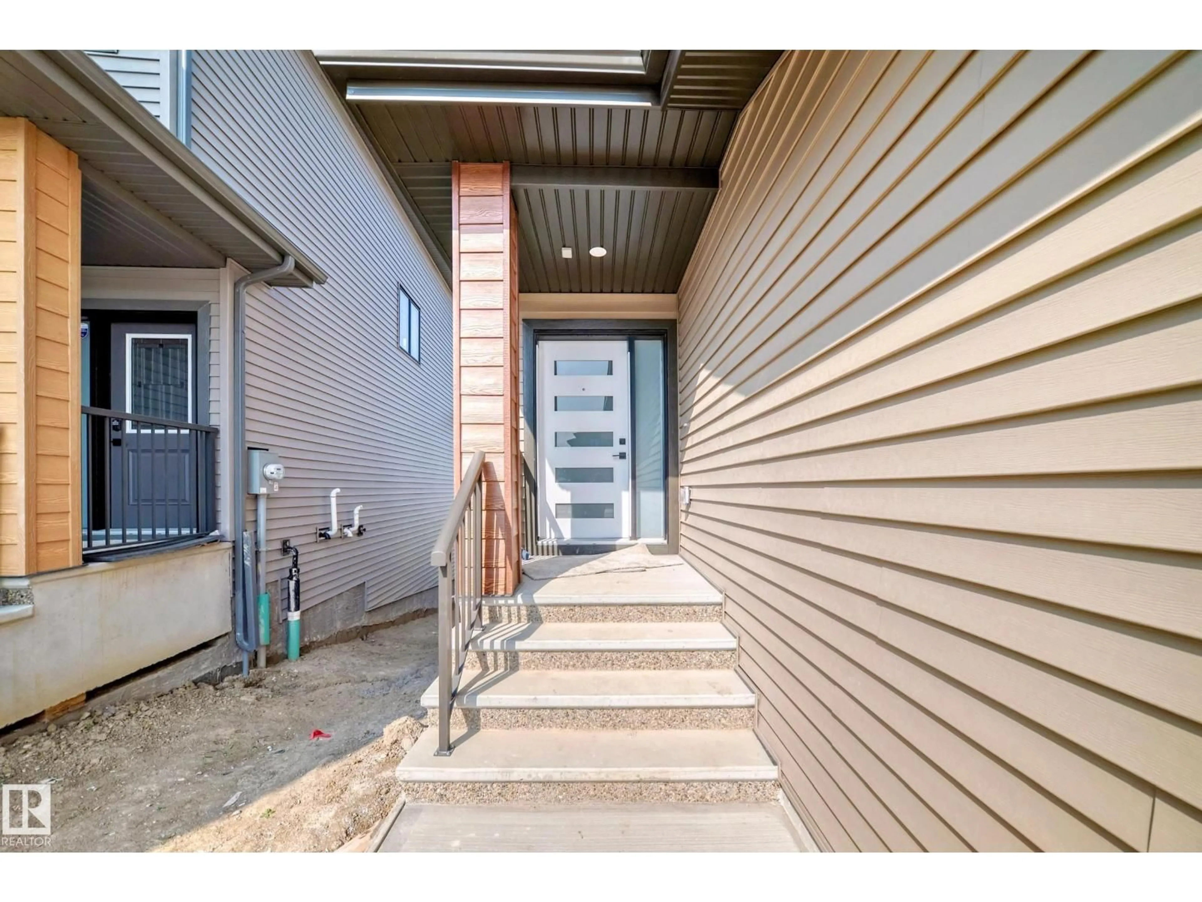 Indoor entryway for 14 TENUTO LI, Spruce Grove Alberta T7X4E2