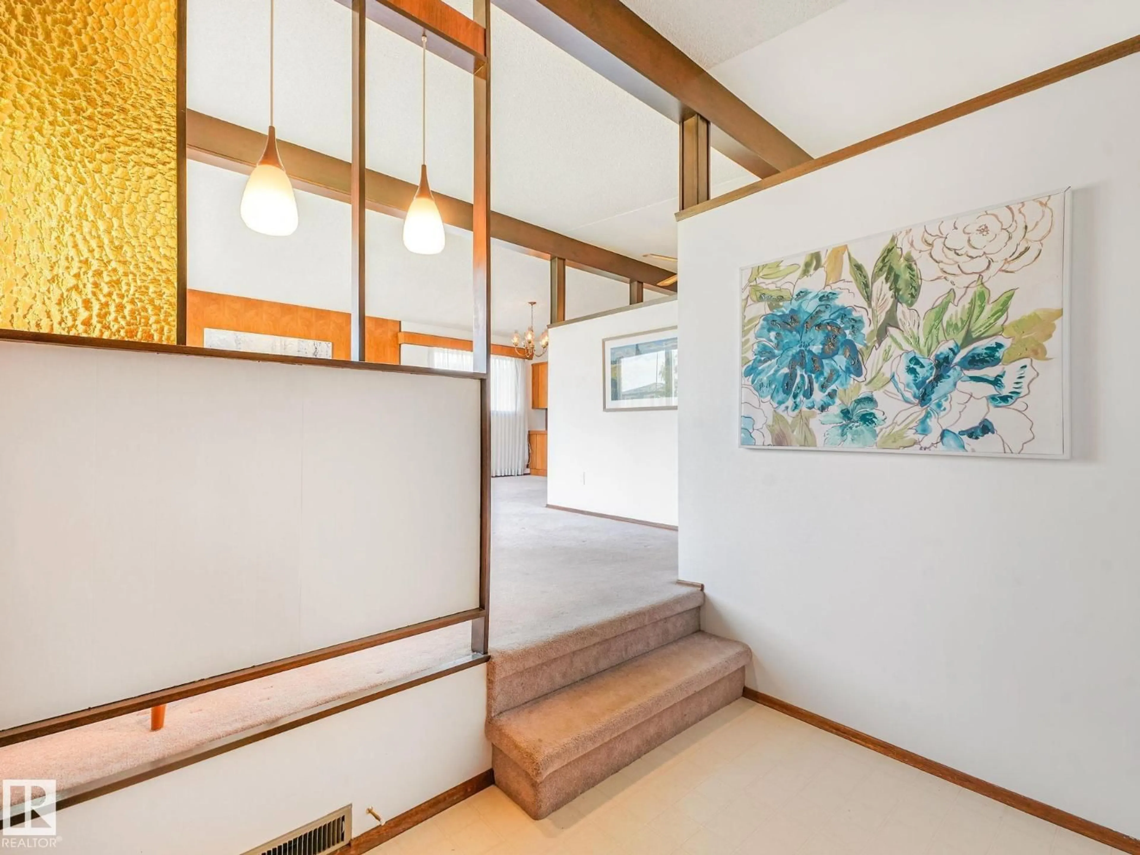 Indoor foyer for NW - 15011 72A ST, Edmonton Alberta T5C0S3