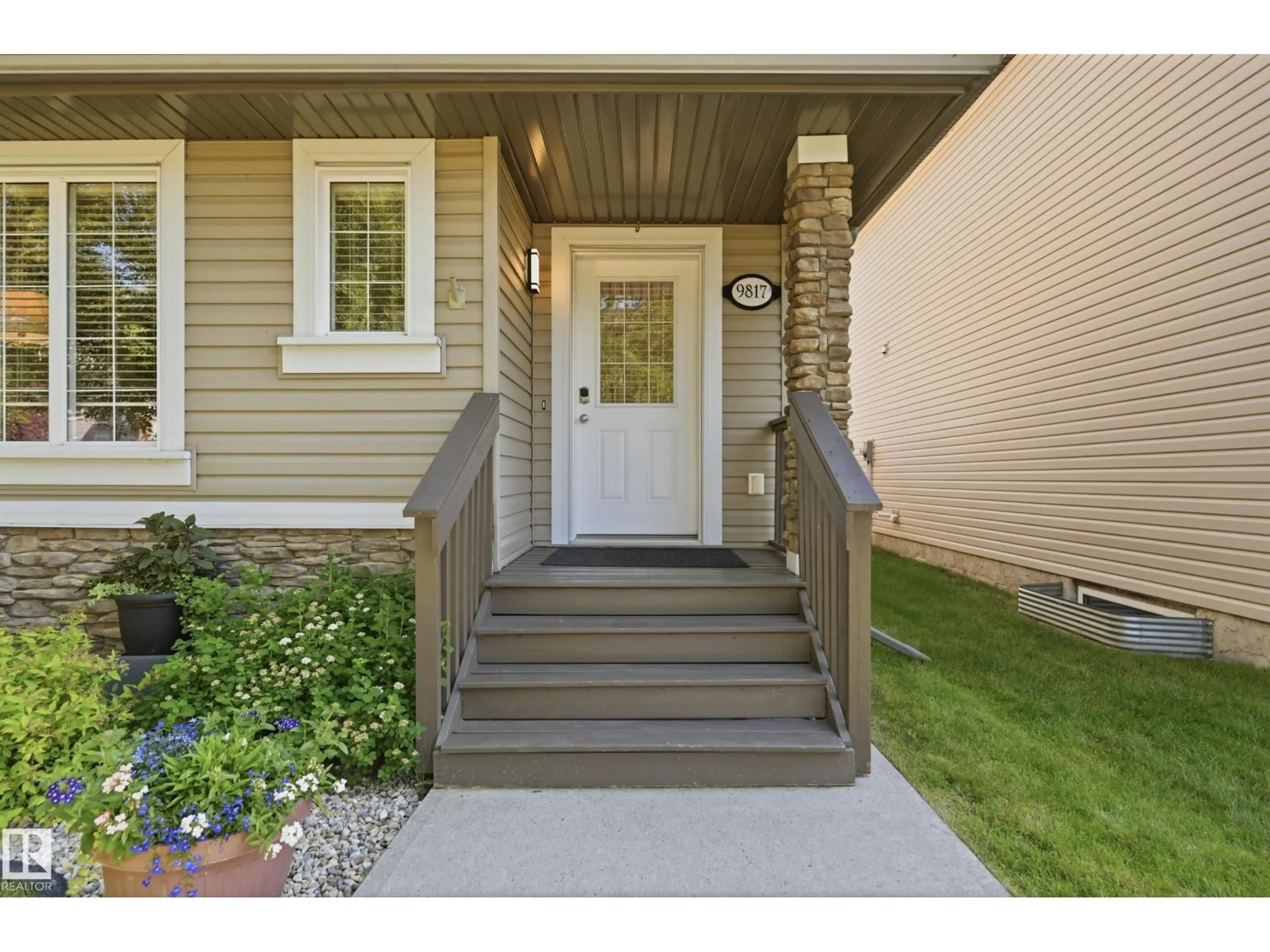 Unknown for 9817 104, Morinville Alberta T8R0C2