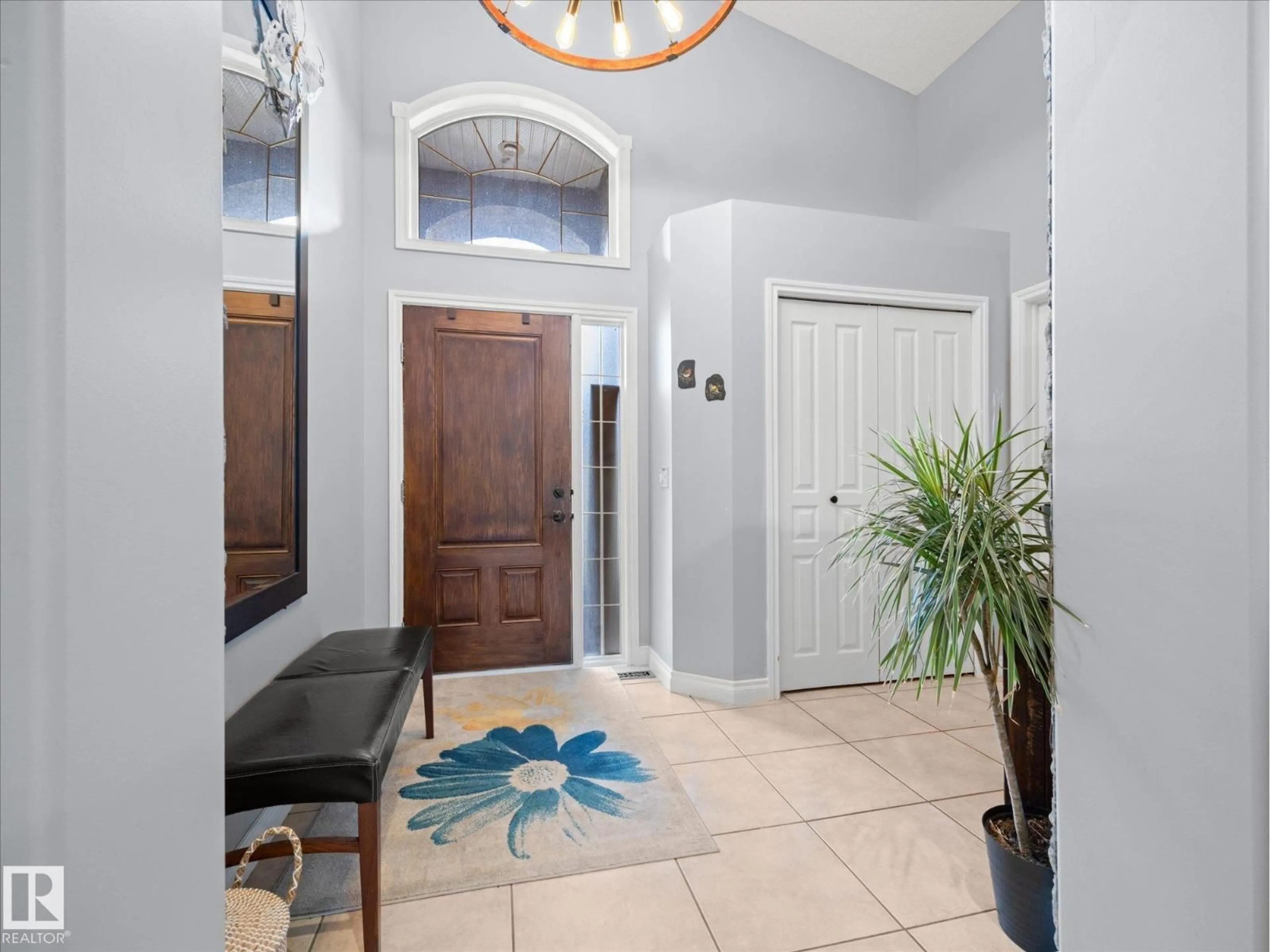 Indoor entryway for 13 LAFLEUR DR, St. Albert Alberta T8N5Y1