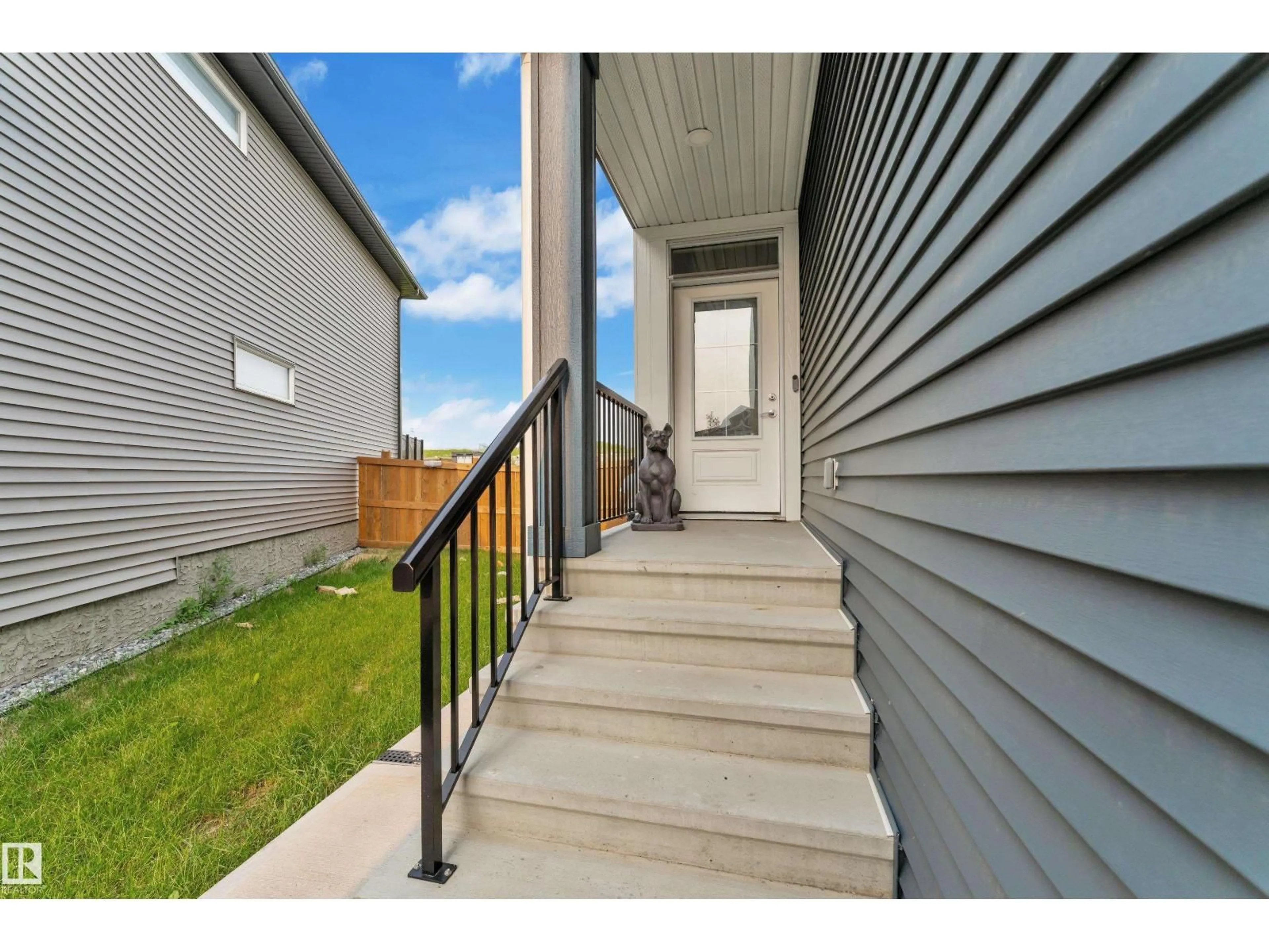 Unknown for 3003 4 ST, Edmonton Alberta T6T2V6