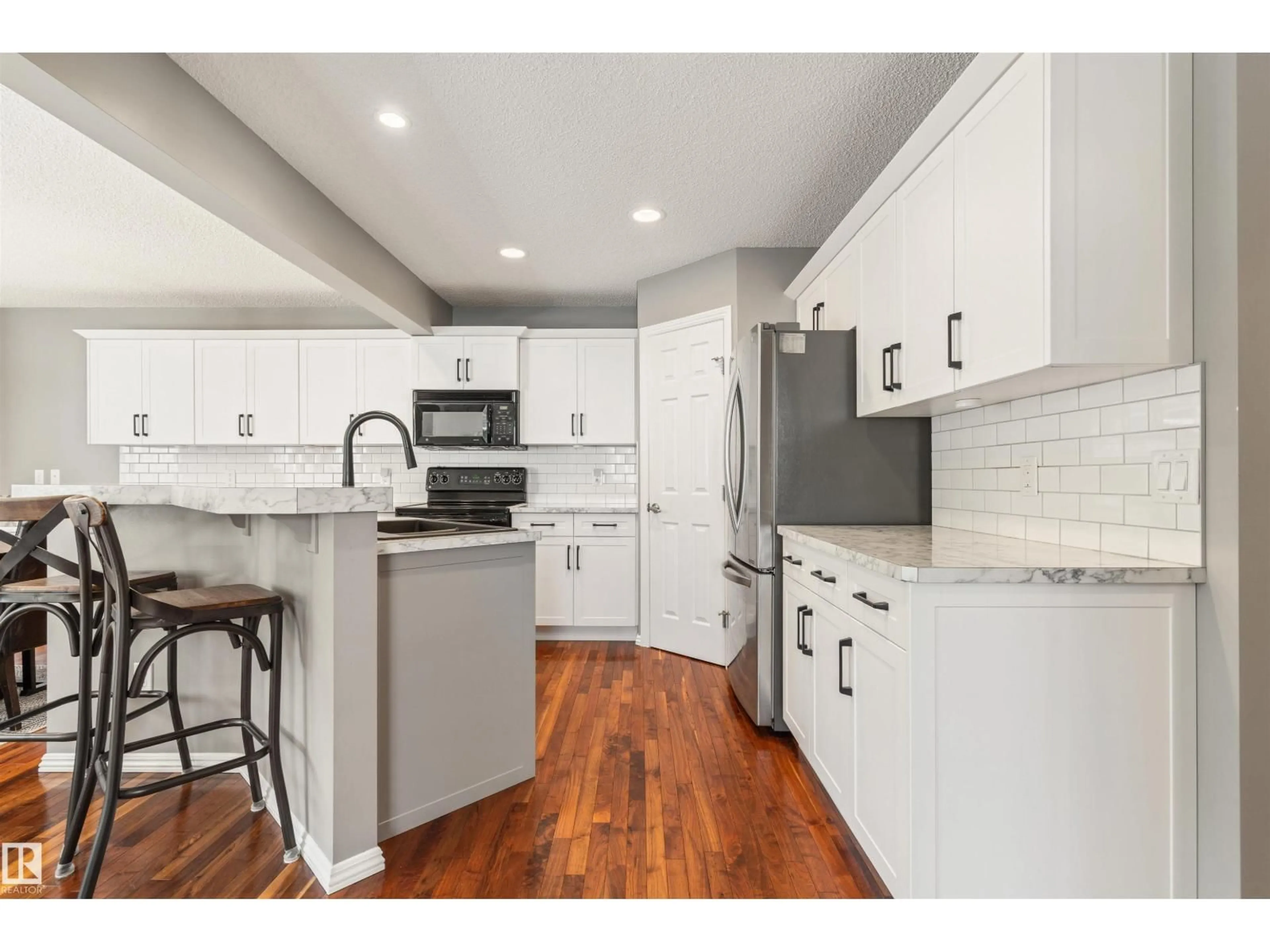 Open concept kitchen, unknown for 88 NEWCASTLE CR, Sherwood Park Alberta T8A6K7